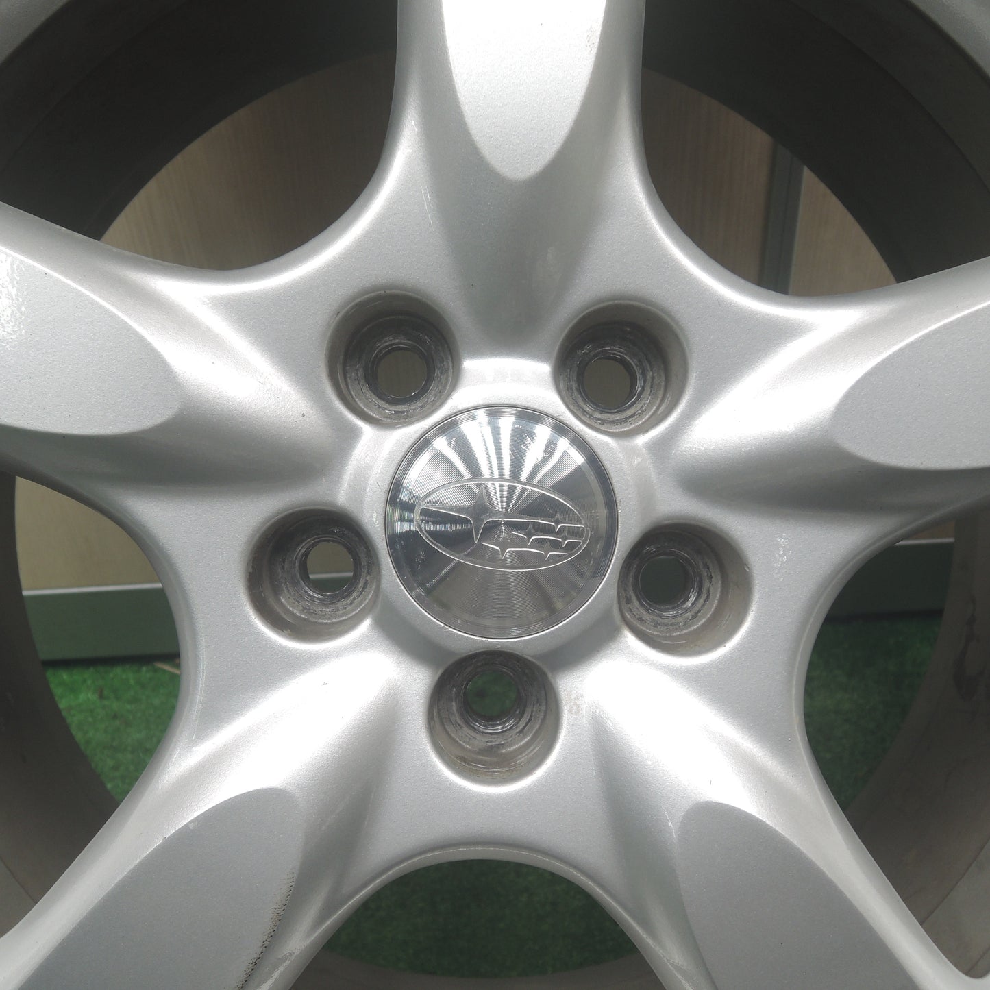 *送料無料*バリ溝！19年！キレイ！9.5分以上★スバル レガシィ 純正 215/45R17 スタッドレス ダンロップ ウインターマックス WM01 17インチ PCD100/5H★3111405TNス