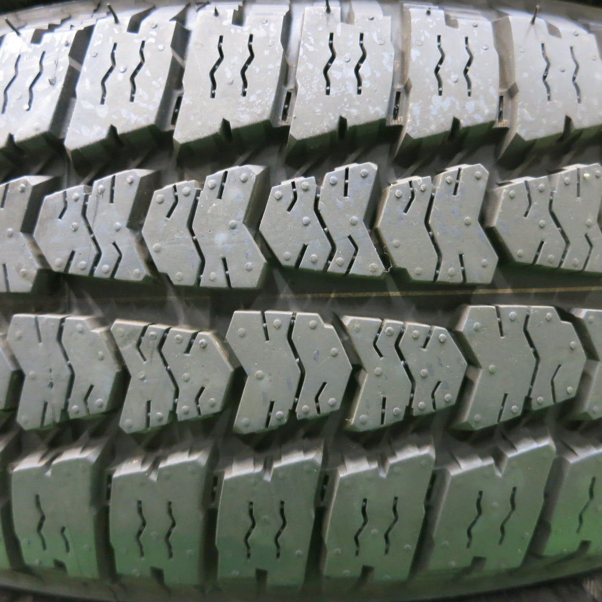 *送料無料*新車外し！22年★165/65R14 ホワイトレター マッドスター ラジアル A/T タイヤ 14インチ エブリィ ウエイク スペーシア 等★3111101イノタ