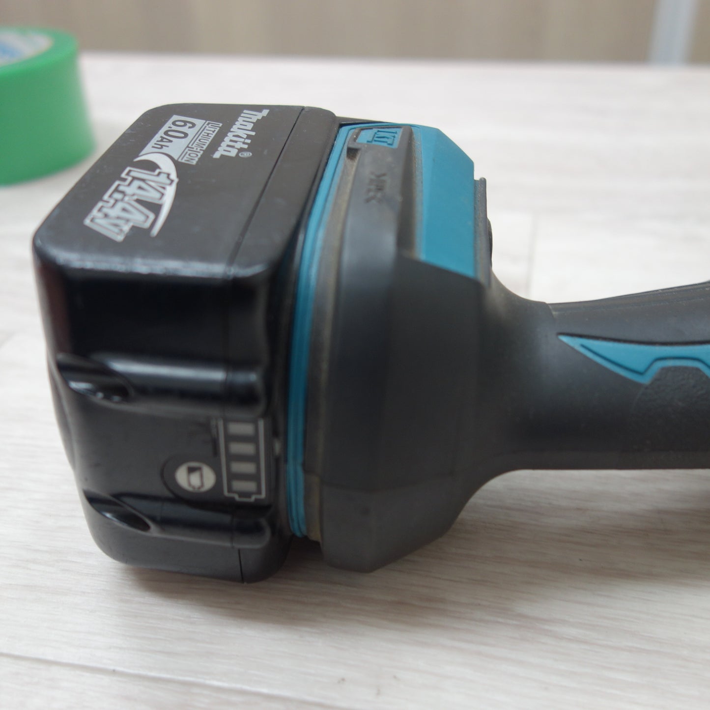 [送料無料] ☆マキタ 充電式 レシプロソー JR144D 電動 工具 切断機 電気 のこぎり 鋸 ノコギリ☆