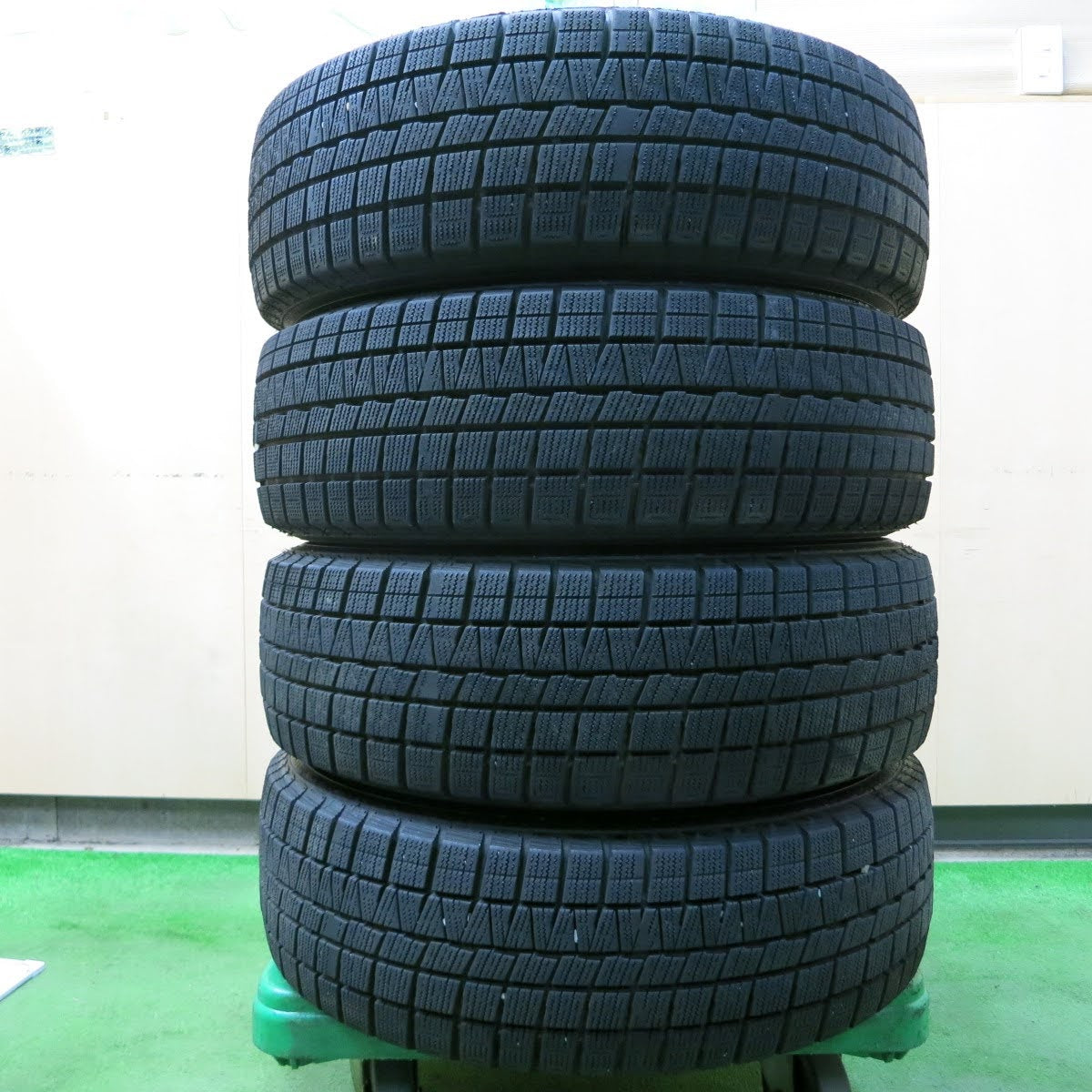 [送料無料]バリ溝！9.5分★日産 セレナ 純正 スチール 195/65R15 スタッドレス ナンカン CORSAFA 15インチ PCD114.3/5H★3100915イス