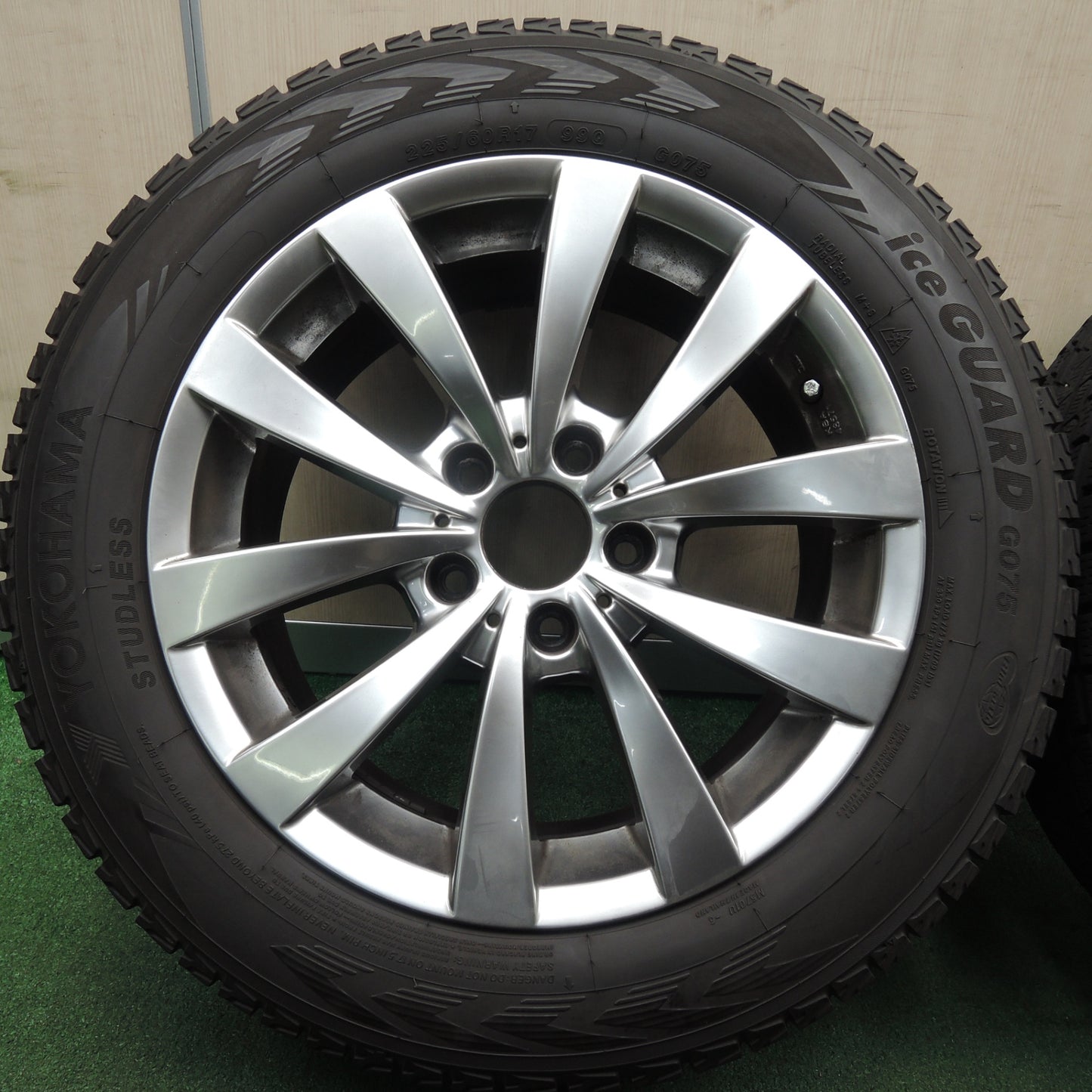*送料無料* バリ溝！9分★BMW 等 MOTEC 225/60R17 スタッドレス ヨコハマ アイスガード G075 モーテック 17インチ PCD120/5H★4030505TNス