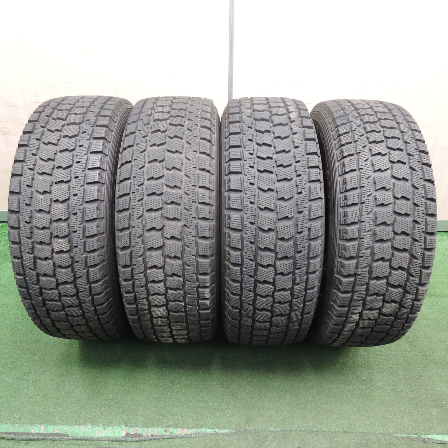 *送料無料* バリ溝！9.5分★ジープ ラングラー 純正 OP 265/65R17 スタッドレス グッドイヤー ラングラー IP/N 17インチ PCD127/5H★4030503TNス
