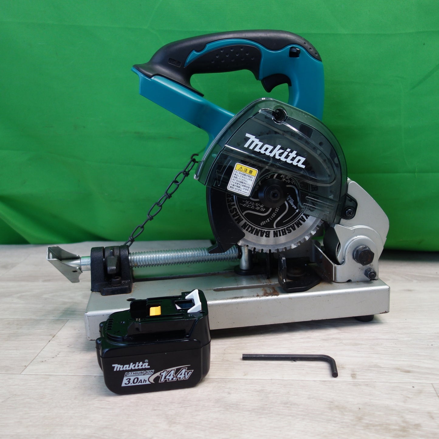 [送料無料] ☆マキタ makita 125mm 充電式 チップソー LC540D バッテリー BL1430B 切断機 工具 DIY 大工道具 電動工具☆