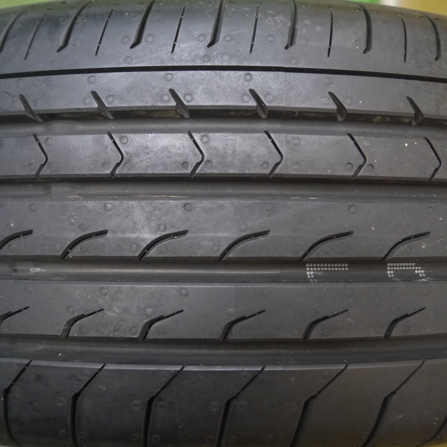 *送料無料*新車外し！23年★195/65R15 ヨコハマ BluEarth-RV RV03 タイヤ 15インチ プリウス ノア ヴォクシー 等★3112805Hノタ