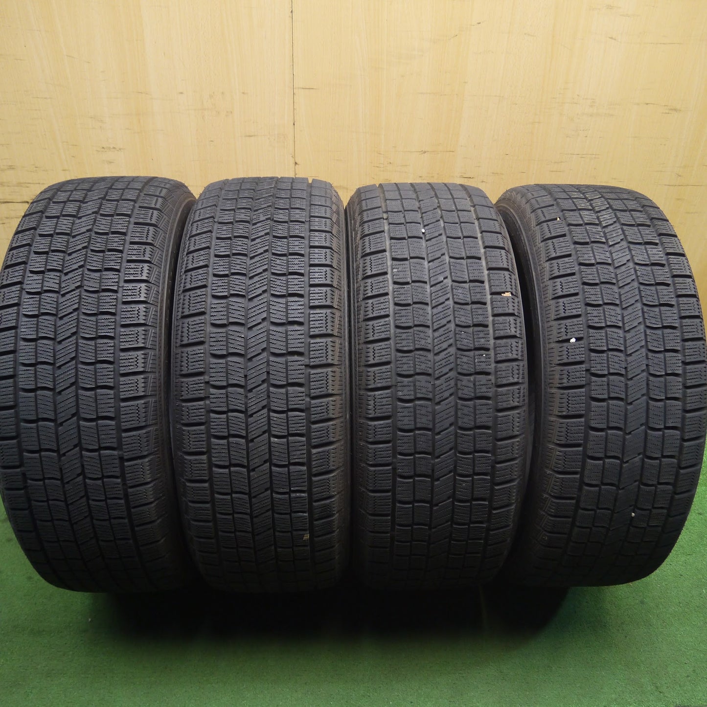 [送料無料]バリ溝！9.5分★スタッドレス 235/55R18 ナンカン RUNSAFA SN-1 タイヤ 18インチ レクサスNX ハリアー ヴァンガード ヴェルファイア 等★3063005Hスタ