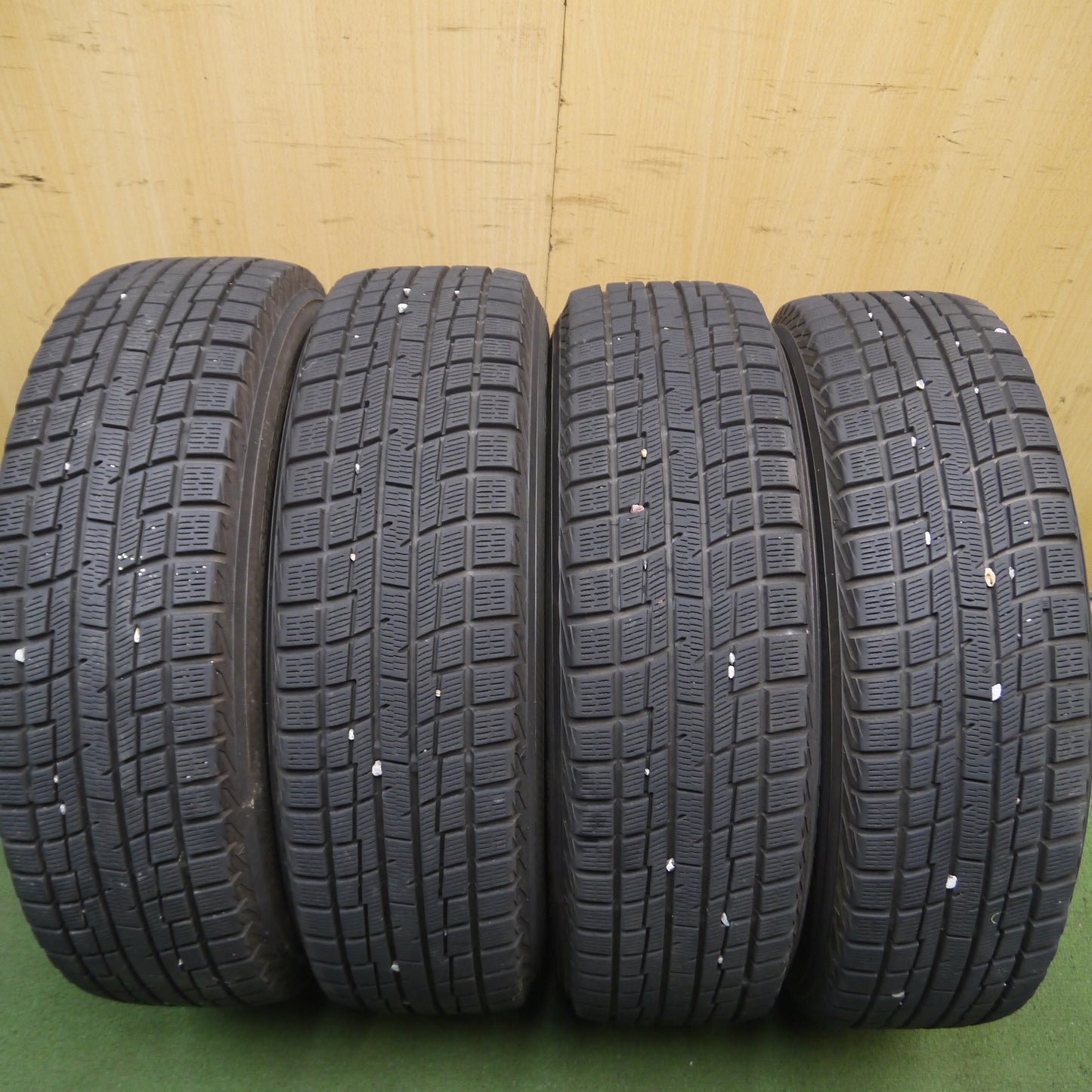 *送料無料*バリ溝！8.5分★VW UP等 SPORT TECHNIC 165/70R14 スタッドレス ヨコハマ アイスガード iG30 スポーツテクニック PCD100/4H★3121205Hス