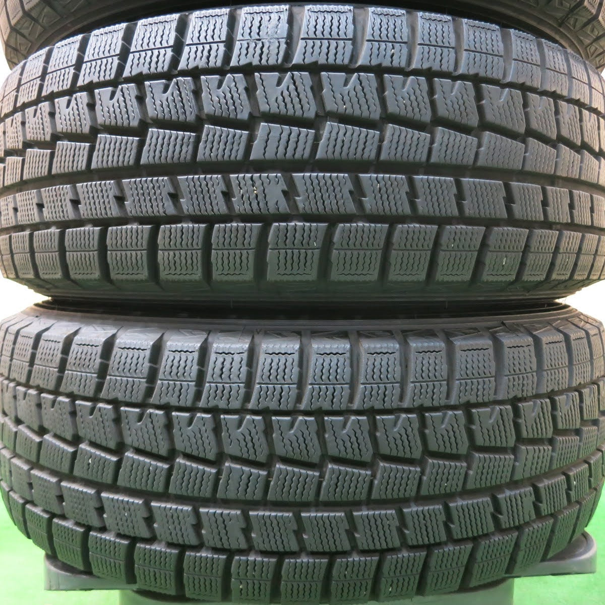 [送料無料]バリ溝！綺麗！9.5分★スタッドレス 195/65R15 ダンロップ ウインターマックス WM01 スチール ホイール 15インチ PCD100 114.3/4H マルチ★3082801イス