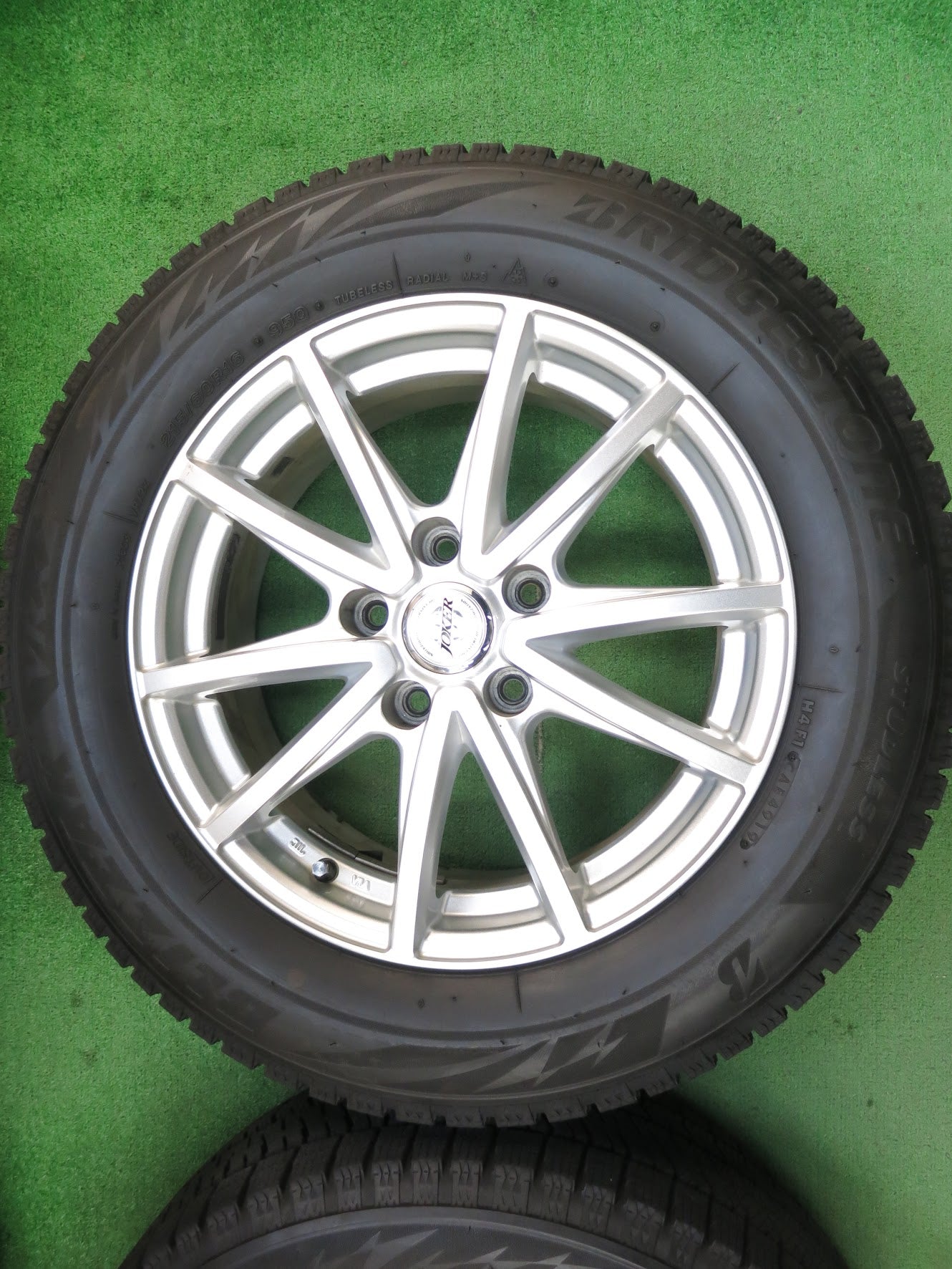 [送料無料]バリ溝！19年！9.5分★スタッドレス 215/60R16 ブリヂストン ブリザック VRX2 JOKER weds ジョーカー 16インチ PCD114.3/5H★3030404ヒス