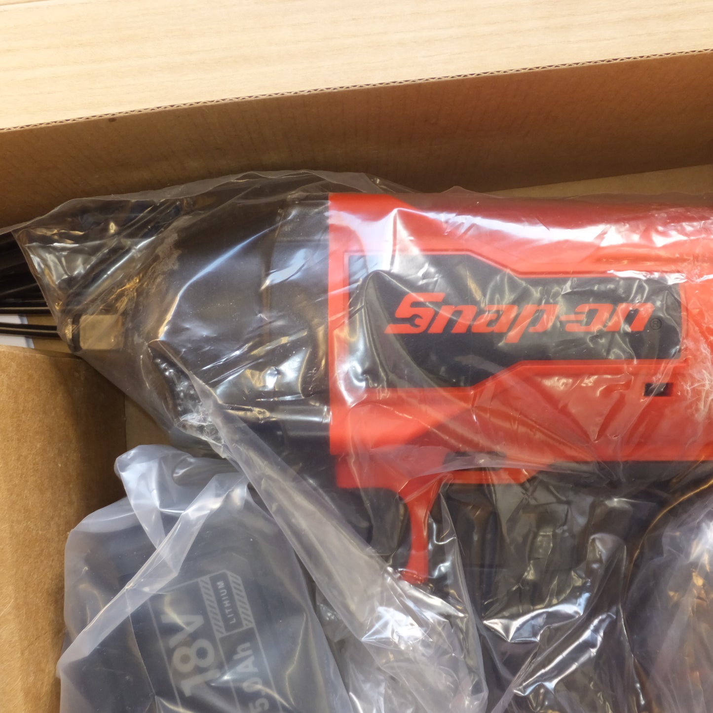 [送料無料] 未使用★スナップオン Snap-on 18V モンスターリチウム コードレスインパクトレンチ キット CT9080J2 WIF★