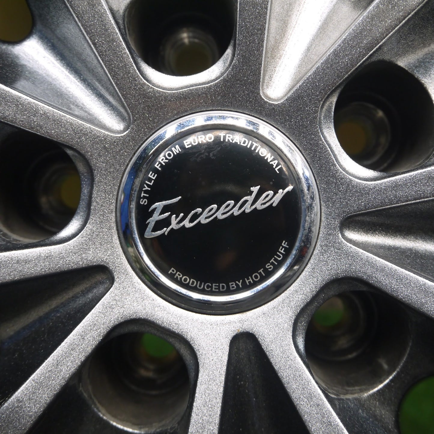 [送料無料]キレイ！19年★スタッドレス 215/60R17 ブリヂストン ブリヂストン VRX Exceeder HOT STUFF エクシーダー 17インチ PCD114.3/5H★3071703クス