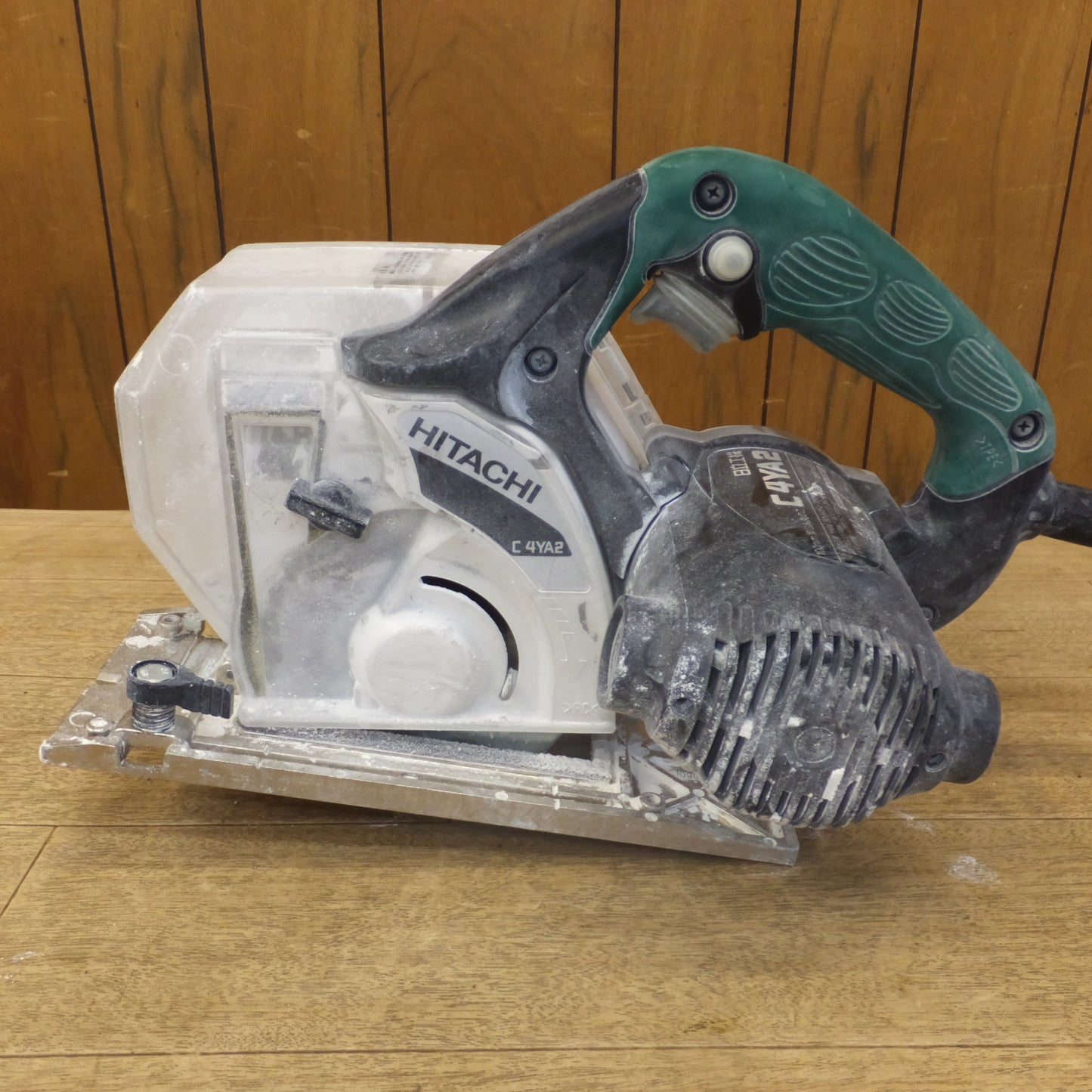 [送料無料]★日立 HITACHI 100mm 集じん丸のこ C4YA2　100V 50/60Hz 750W 8A　窯業系建材用 超硬丸のこ★