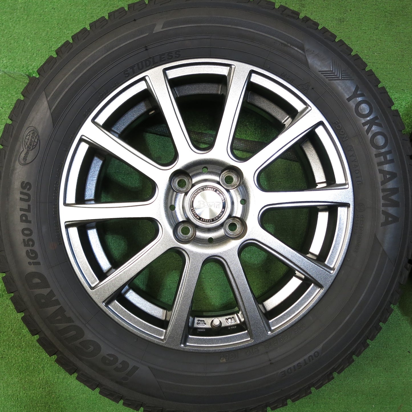 [送料無料]バリ溝！キレイ！9.5分★スタッドレス 195/65R15 ヨコハマ アイスガード iG50 プラス B-win 社外 アルミ 15インチ PCD100/4H★3061306Hス