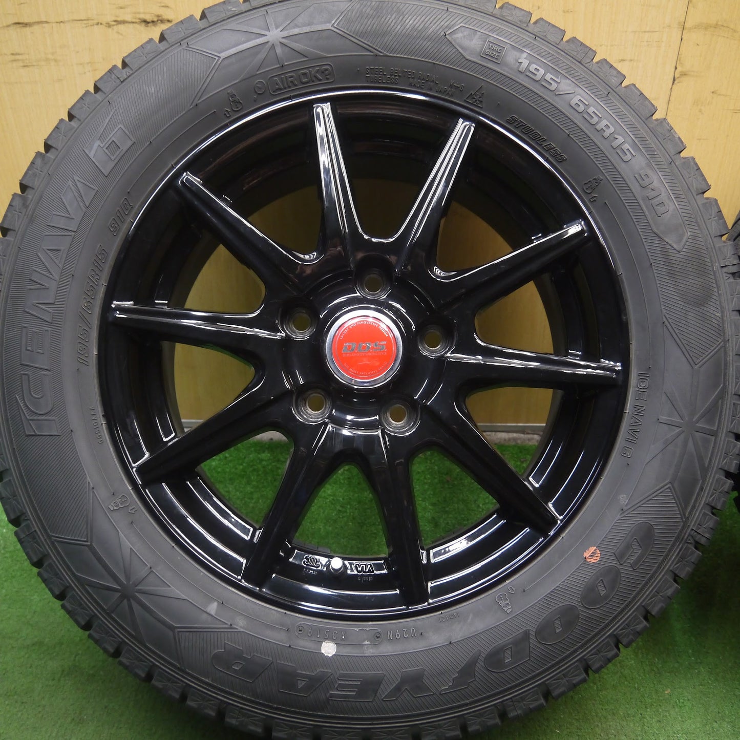 [送料無料]バリ溝！19年！キレイ！9.5分★スタッドレス 195/65R15 グッドイヤー アイスナビ6 D.O.S. DOS 社外 アルミ 15インチ PCD114.3/5H★3082304Hス