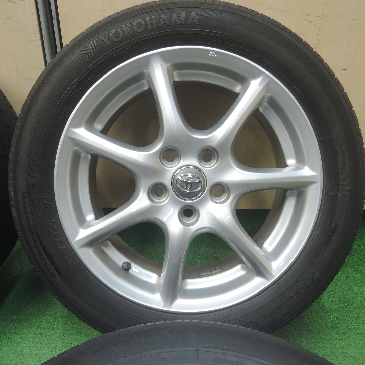 *送料無料* キレイ★トヨタ 50系 エスティマ 純正 215/55R17 ヨコハマ dBデシベル E70 E70A 17インチ PCD114.3/5H★4020210SYノ