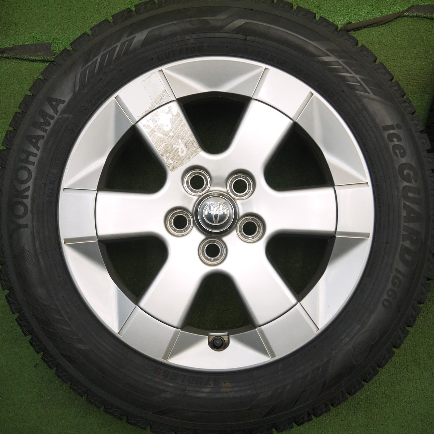 [送料無料]バリ溝！ほぼ10分★トヨタ 20系 プリウス 純正 185/65R15 スタッドレス ヨコハマ アイスガード iG60 15インチ PCD100/5H★3062609Hス