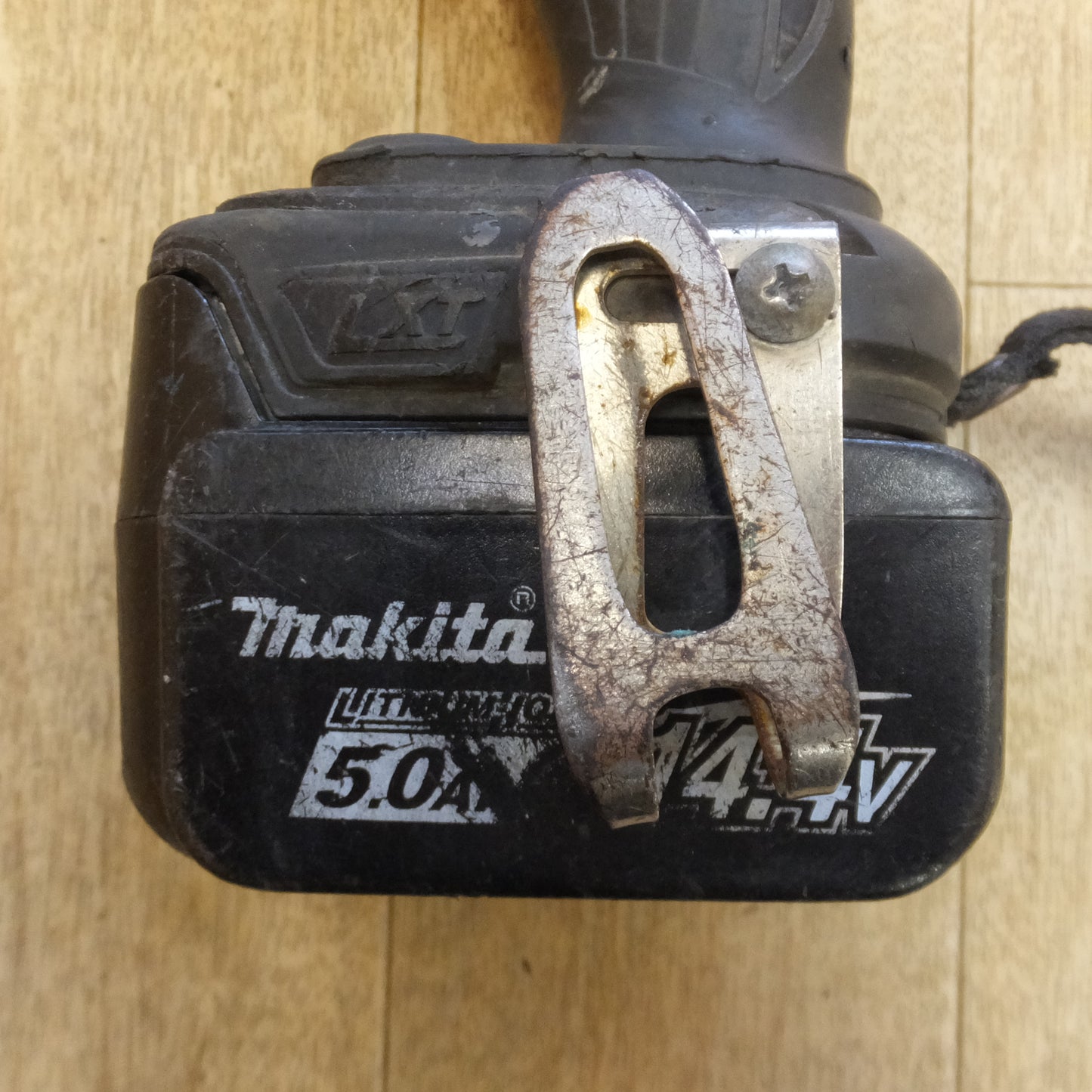 [送料無料]ジャンク★マキタ makita 充電式インパクトドライバ TD137D　バッテリ BL1450　セット★