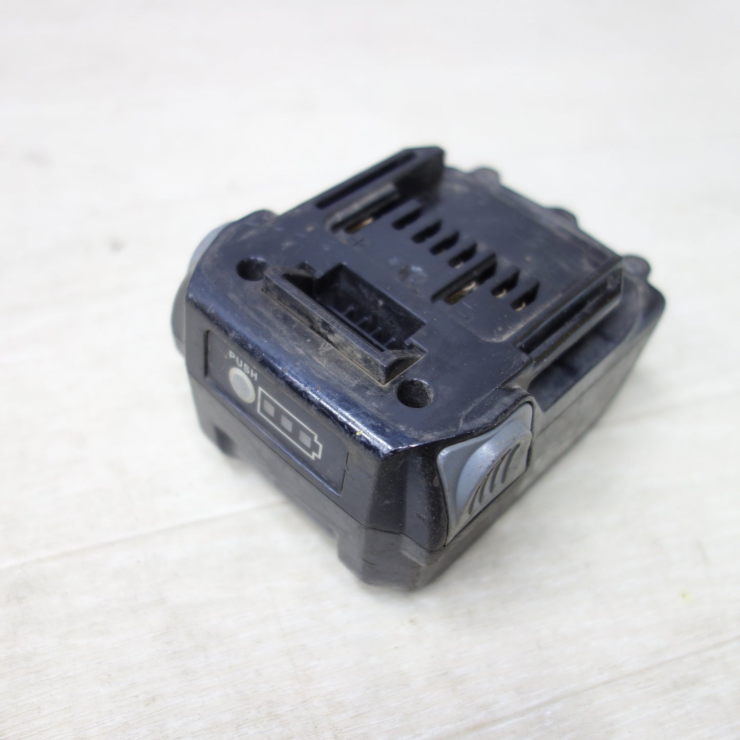 [送料無料] ◆MAX マックス ツインタイア RB-610T 充電式 鉄筋結束機 リバータイア 14.4V バッテリー2個 充電器付き 電動工具◆