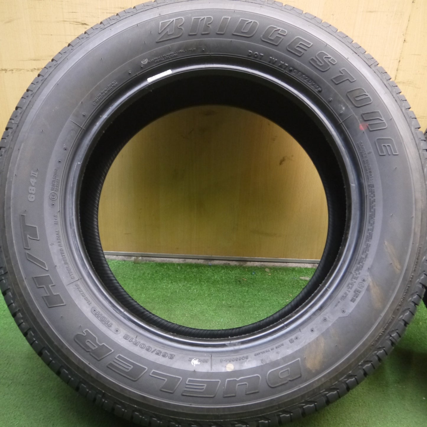 *送料無料* 新車外し！23年★265/60R18 ブリヂストン デューラー H/T 684Ⅱ タイヤ 18インチ ランクル プラド ハイラックス 等★4031209Hノタ