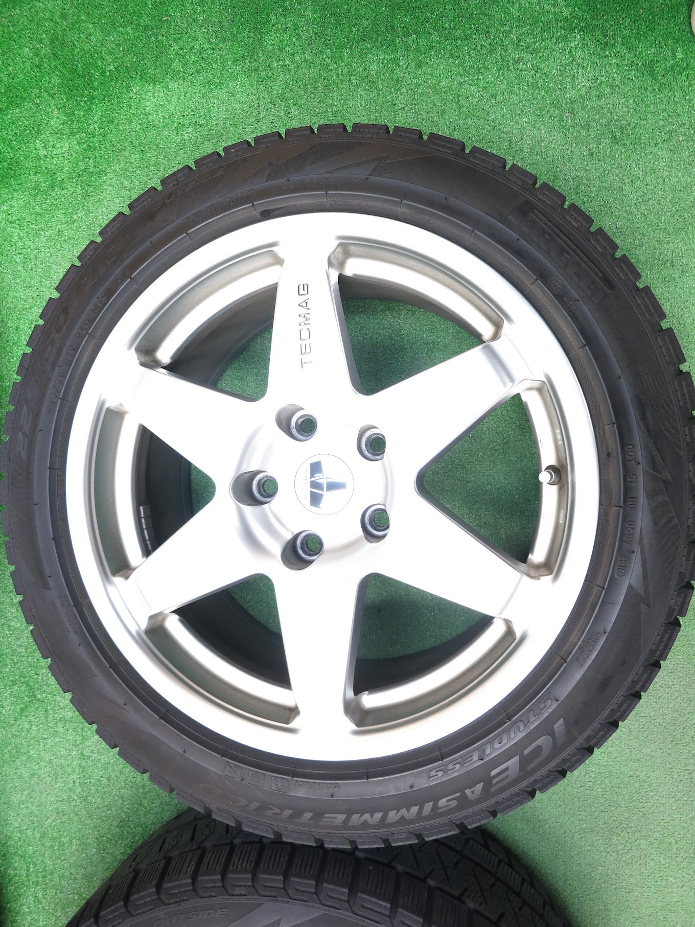 [送料無料]キレイ★BMW 等 TECMAG 225/50R17 スタッドレス テクマグ ピレリ アイスアシンメトリコ 17インチ PCD120/5H★2120308ヒス