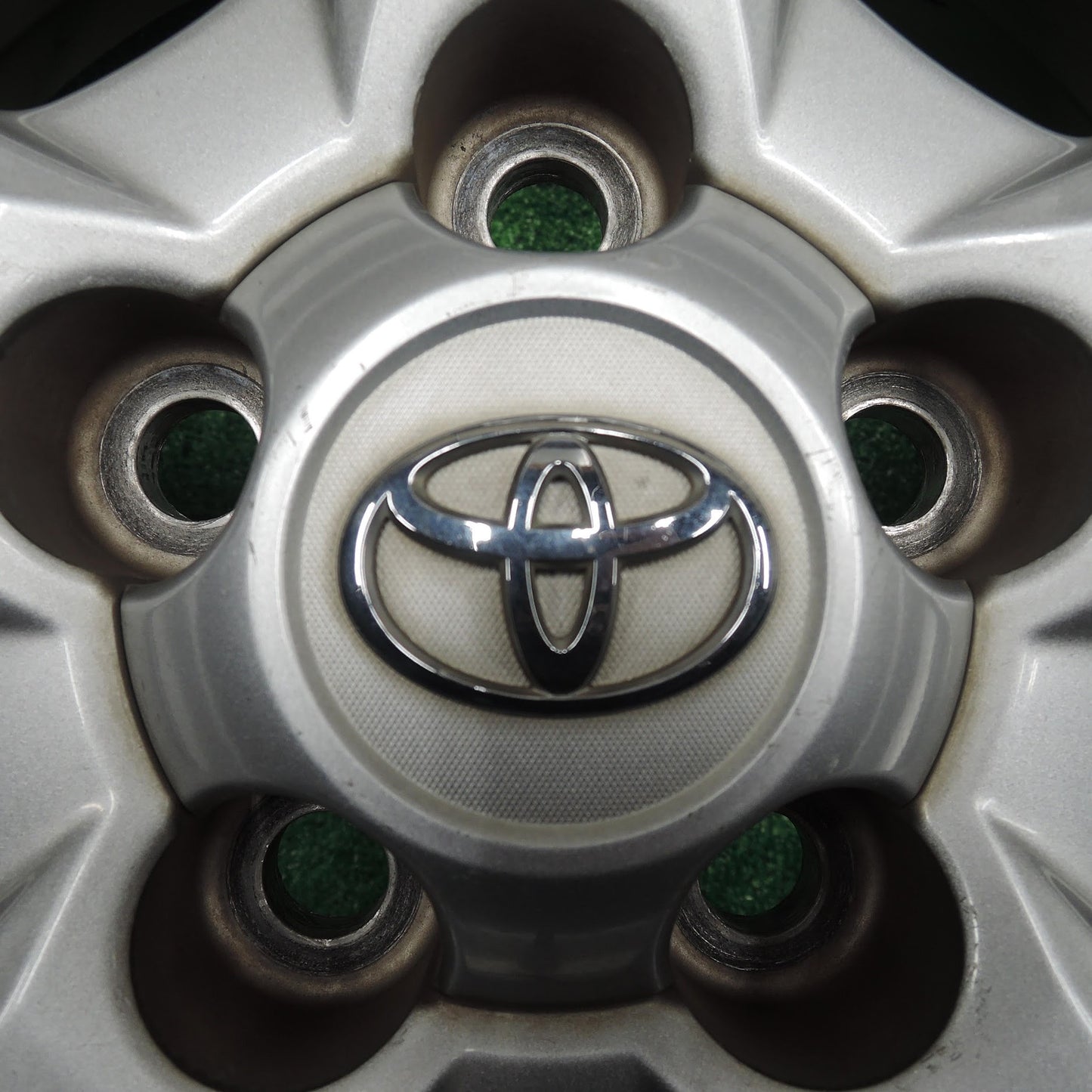 [送料無料]バリ溝！8.5分★トヨタ RAV4 純正 225/65R17 グッドイヤー ASSURANCE 17インチ PCD114.3/5H★3070601IHノ