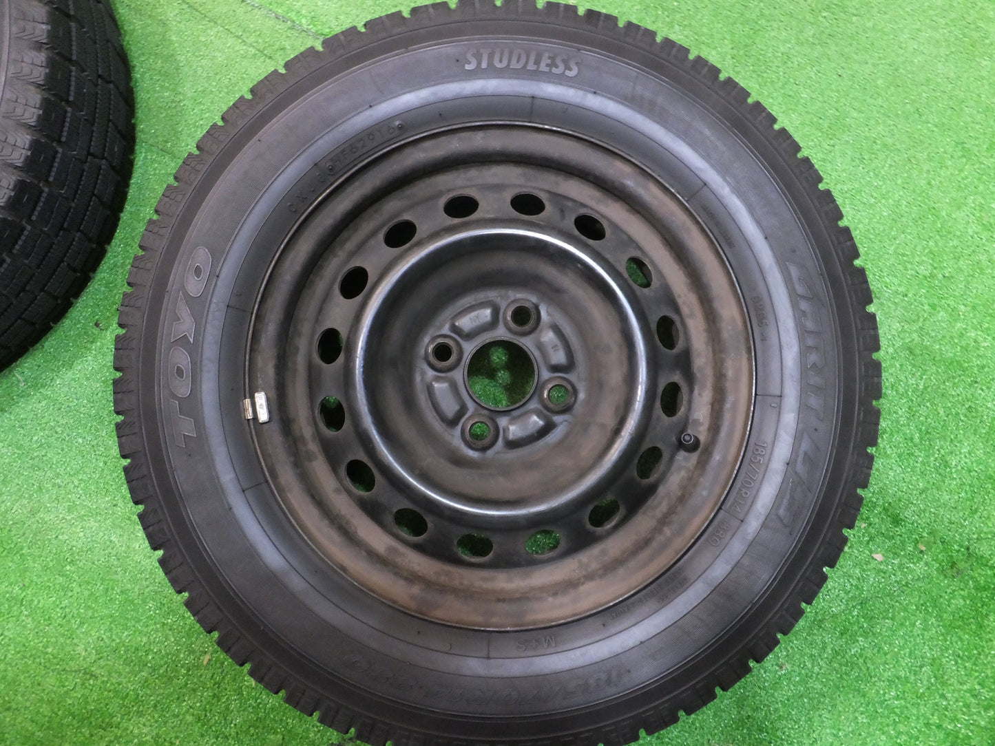 [送料無料]バリ溝！9.5分★スタッドレス 185/70R14 トーヨー ガリット G5 鉄 ホイール 14インチ PCD100/4H★2080511Hス