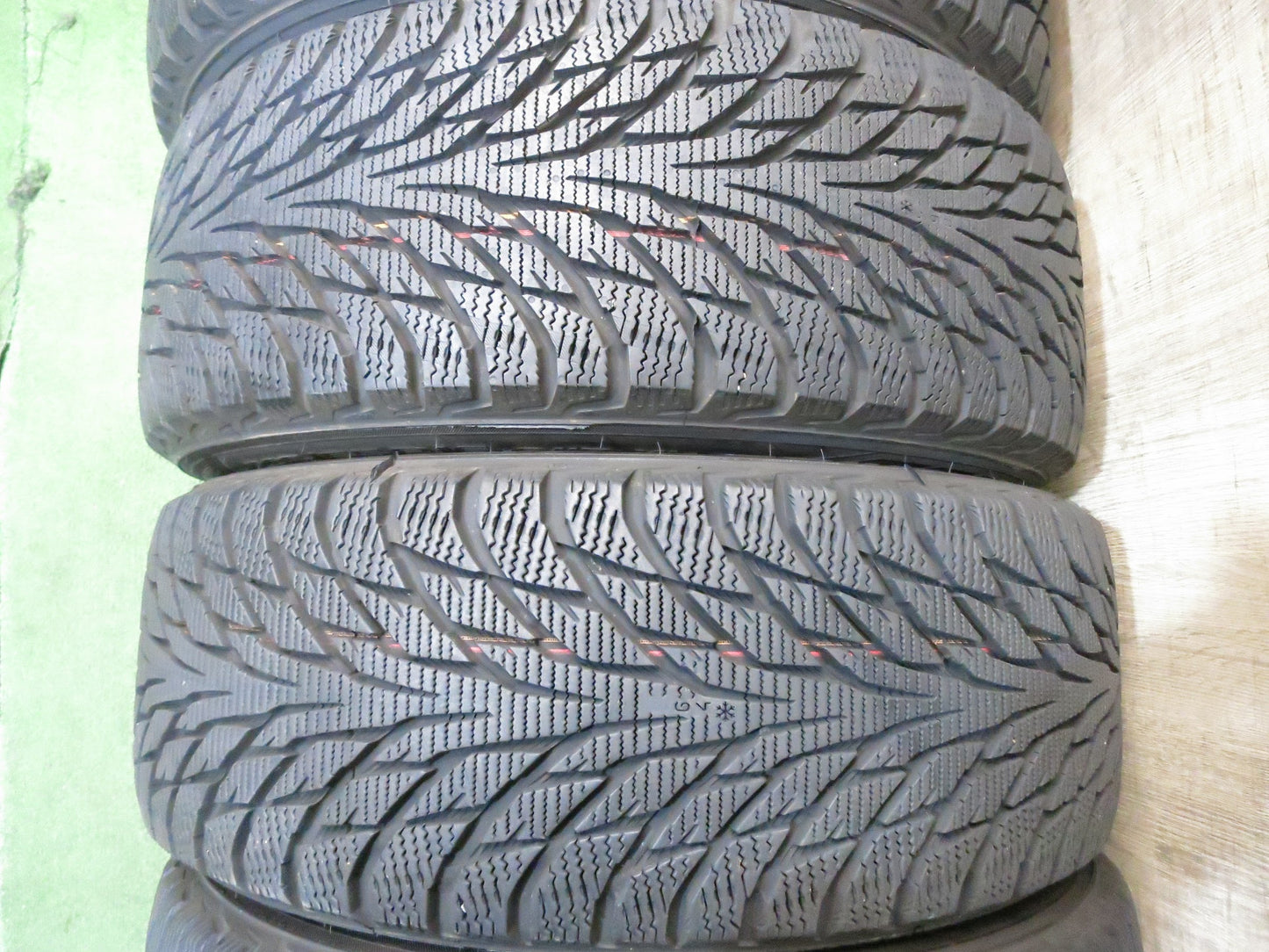[送料無料]21年 バリ溝！綺麗★アウディ等 205/55R16 スタッドレス ノキアン ハッカペリッタR2 Eurodesign ユーロデザイン 16インチ PCD112/5H★3021016Hス