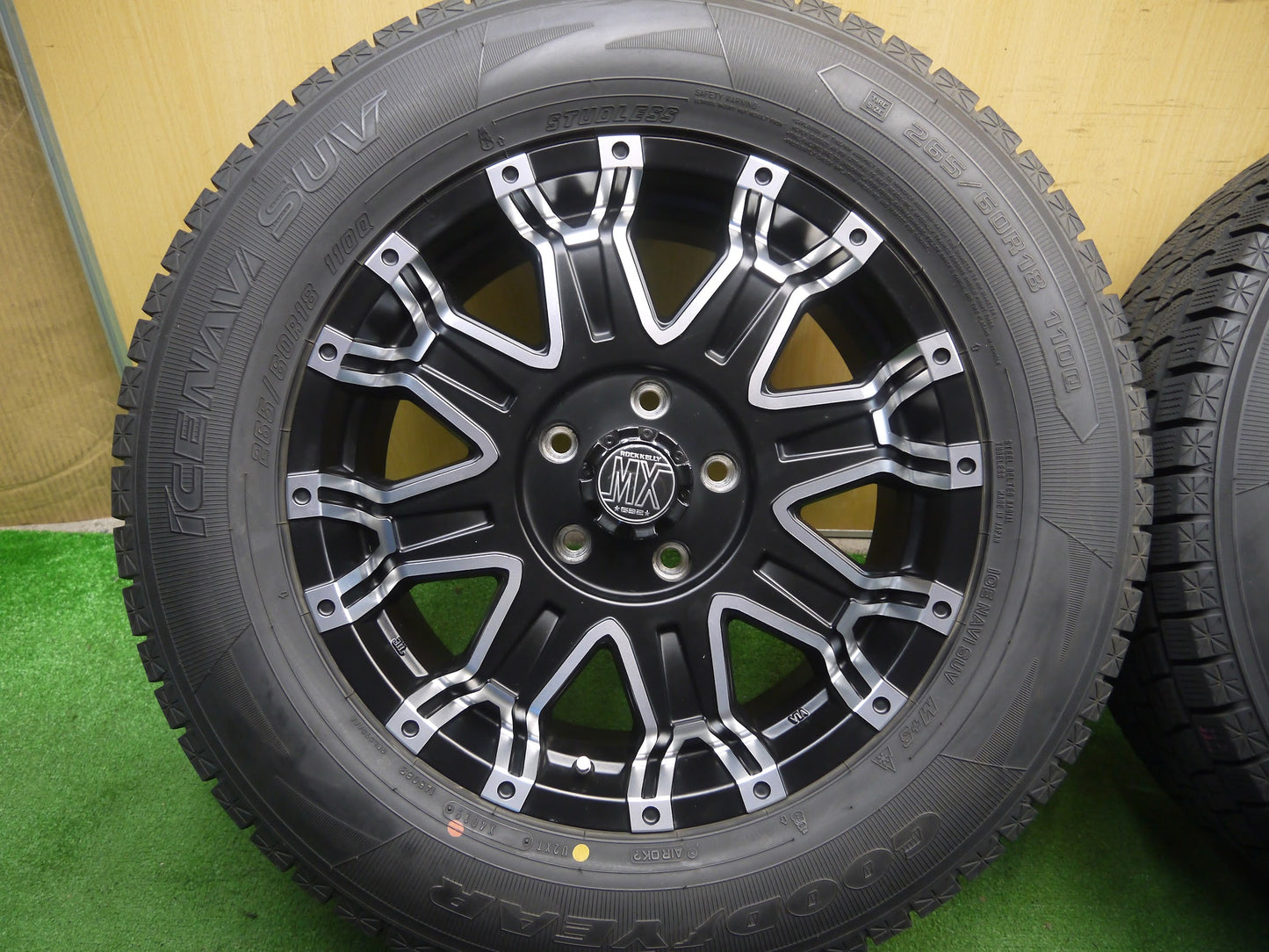 [送料無料]バリ溝！19年！キレイ！9.5分★ジープ 等 ROCK KELLY MX 632 265/60R18 スタッドレス グッドイヤー アイスナビ SUV ロクサーニ PCD127/5H★2113005クス