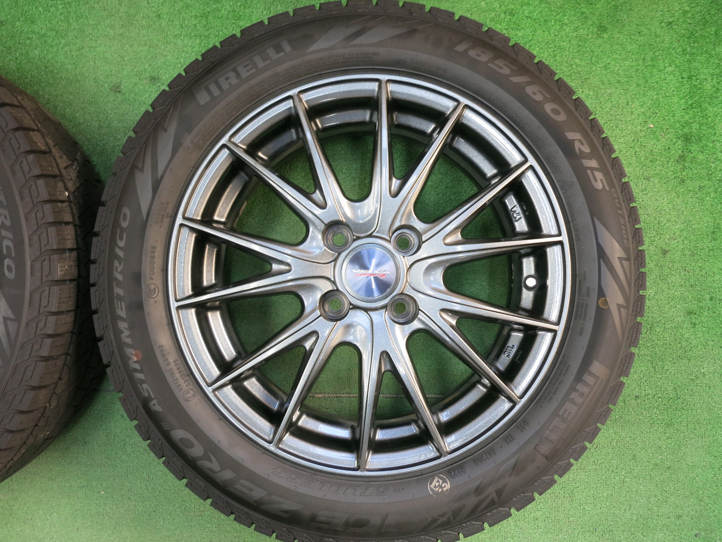 [送料無料]バリ溝！22年！綺麗！ほぼ10分★スタッドレス 185/60R15 ピレリ アイスゼロ アシンメトリコ VELVA SPORTZ ヴェルヴァ 15インチ PCD100/4H★3022803ヒス