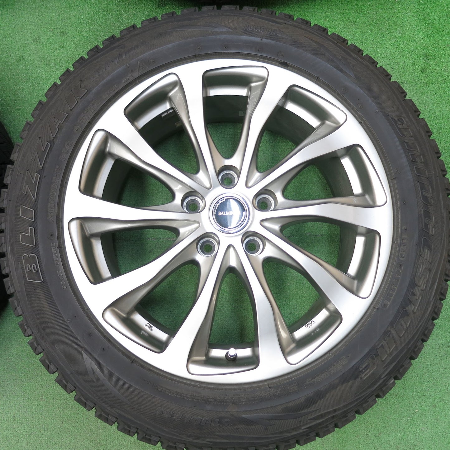 [送料無料]バリ溝！キレイ！9分★スタッドレス 215/60R17 ブリヂストン ブリザック DM-V1 BALMINUM バルミナ 17インチ PCD114.3/5H★3031804ヒス