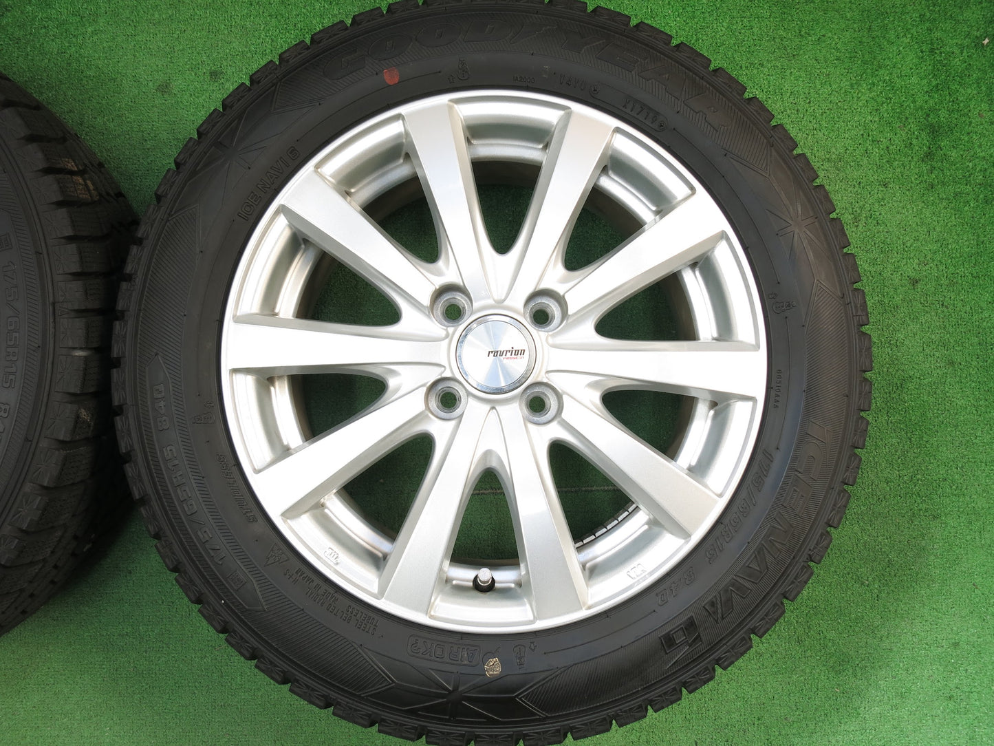 [送料無料]超バリ溝！19年！キレイ！ほぼ10分★スタッドレス 175/65R15 グッドイヤー アイスナビ6 ravrion RS01 ラブリオン 15インチ PCD100/4H★3022203ヒス