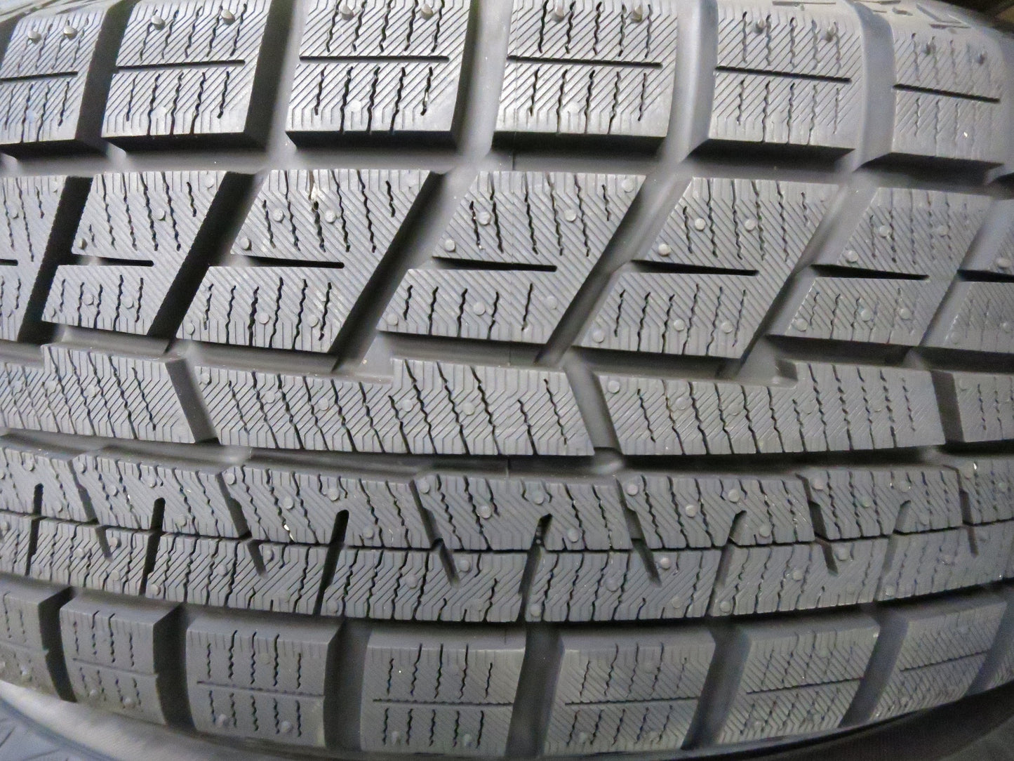 [送料無料]バリ溝！21年！キレイ！ほぼ10分★スタッドレス 175/65R14 ヨコハマ アイスガード iG60 GRASS グラス 14インチ PCD100/4H★3011106Hス