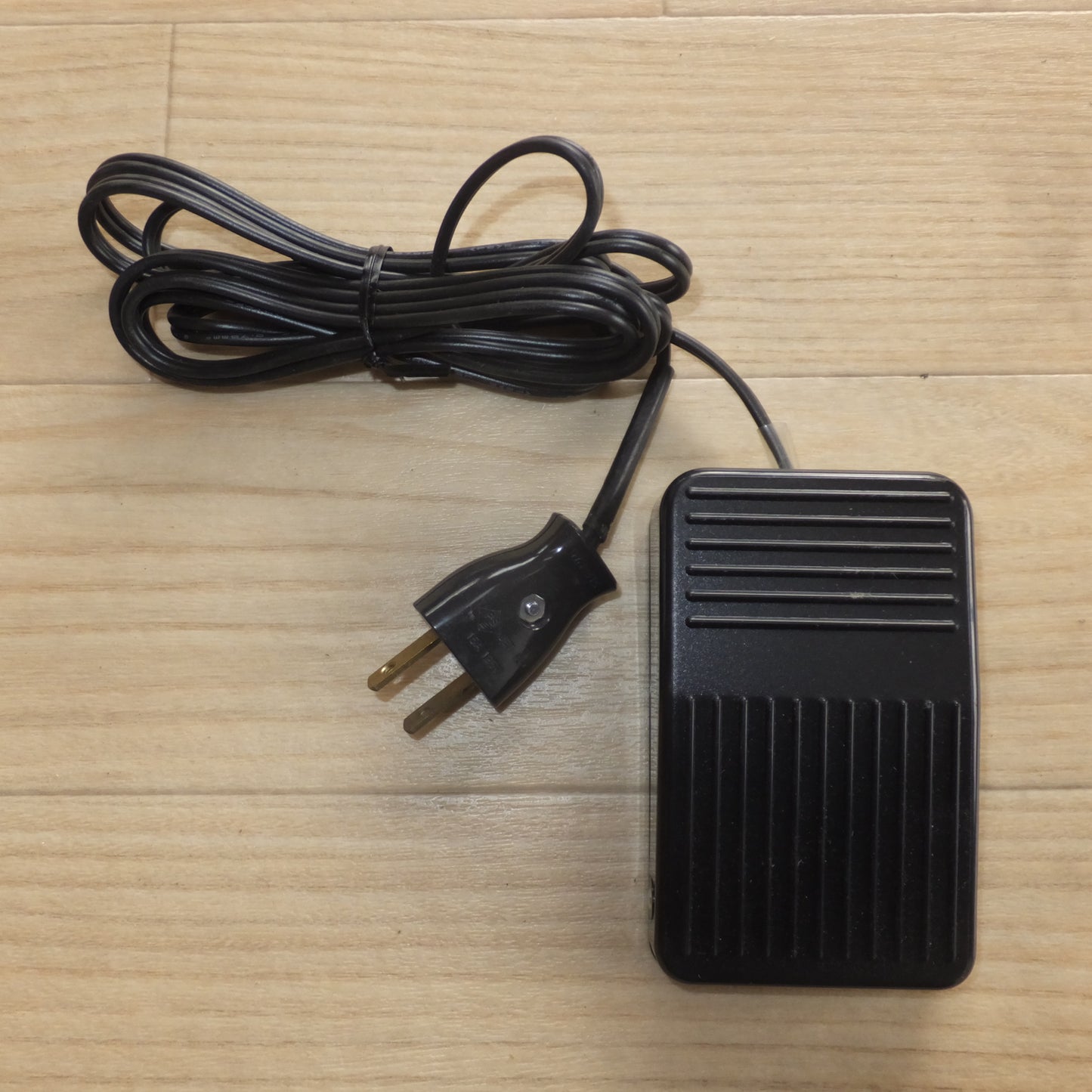 [送料無料] ★三木章 MIKISYO NEWモーターシャープナー 電気刃物研ぎ機 ヘルパー付　AC100V 50/60Hz★