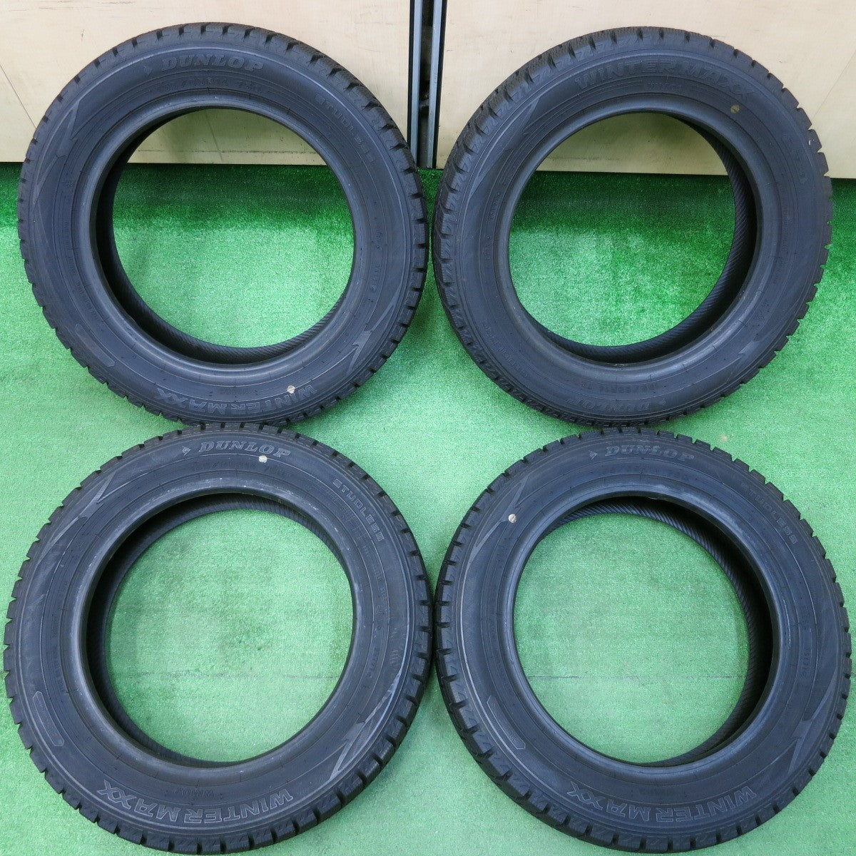 *送料無料*バリ溝！21年！ほぼ10分★スタッドレス 155/65R14 ダンロップ ウインターマックス WM02 タイヤ 14インチ タント ムーヴ スペーシア等★4013102イスタ
