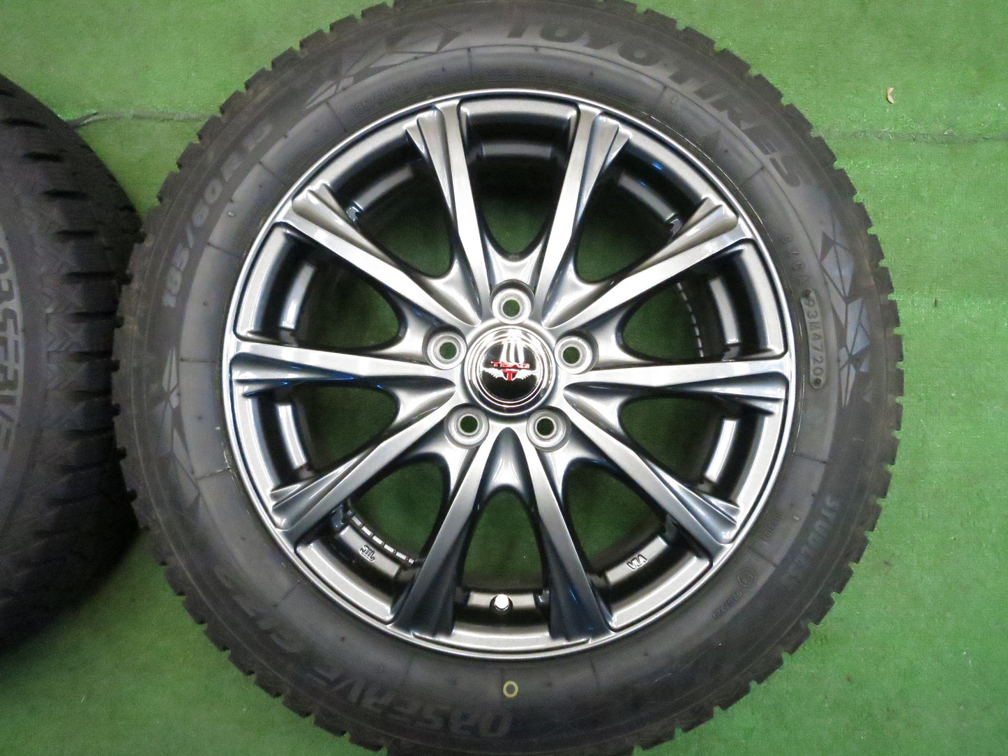 [送料無料]超バリ溝！20年！キレイ！ほぼ10分★スタッドレス 185/60R15 トーヨー オブザーブ GIZ2 TEAD weds テッド 15インチ PCD100/5H シエンタ等★3013102Hス