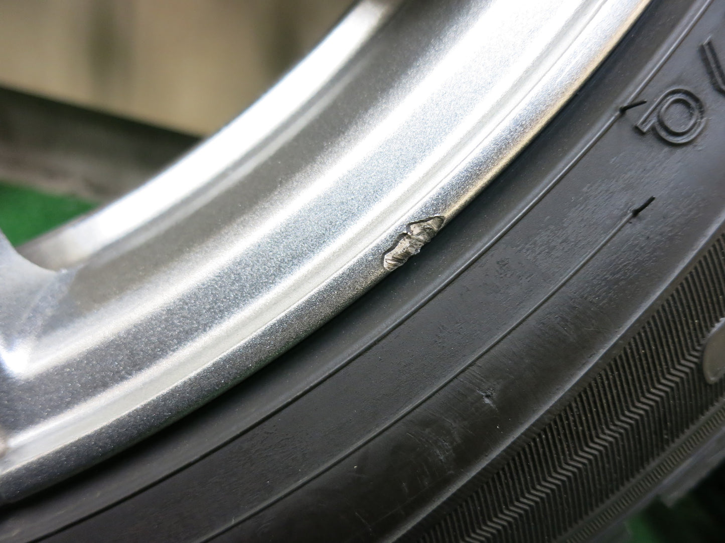 [送料無料]バリ溝！19年！キレイ！9.5分以上★スタッドレス 235/50R18 ダンロップ ウインターマックス WM01 Euro-S Stream MiD マルカ PCD114.3/5H★3022804ヒス