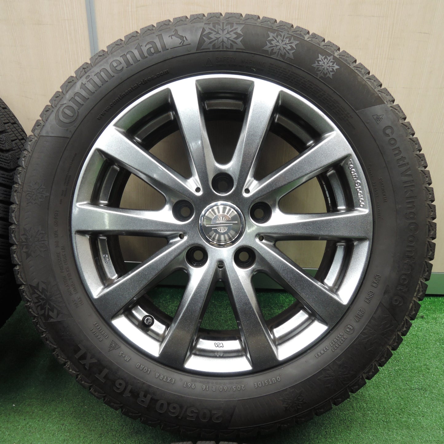 [送料無料] バリ溝！9分！キレイ★MINI ミニ 等 Team Sparco 205/60R16 スタッドレス コンチネンタル コンチバイキング コンタクト6 チームスパルコ 16インチ PCD120/5H★4011907TNス