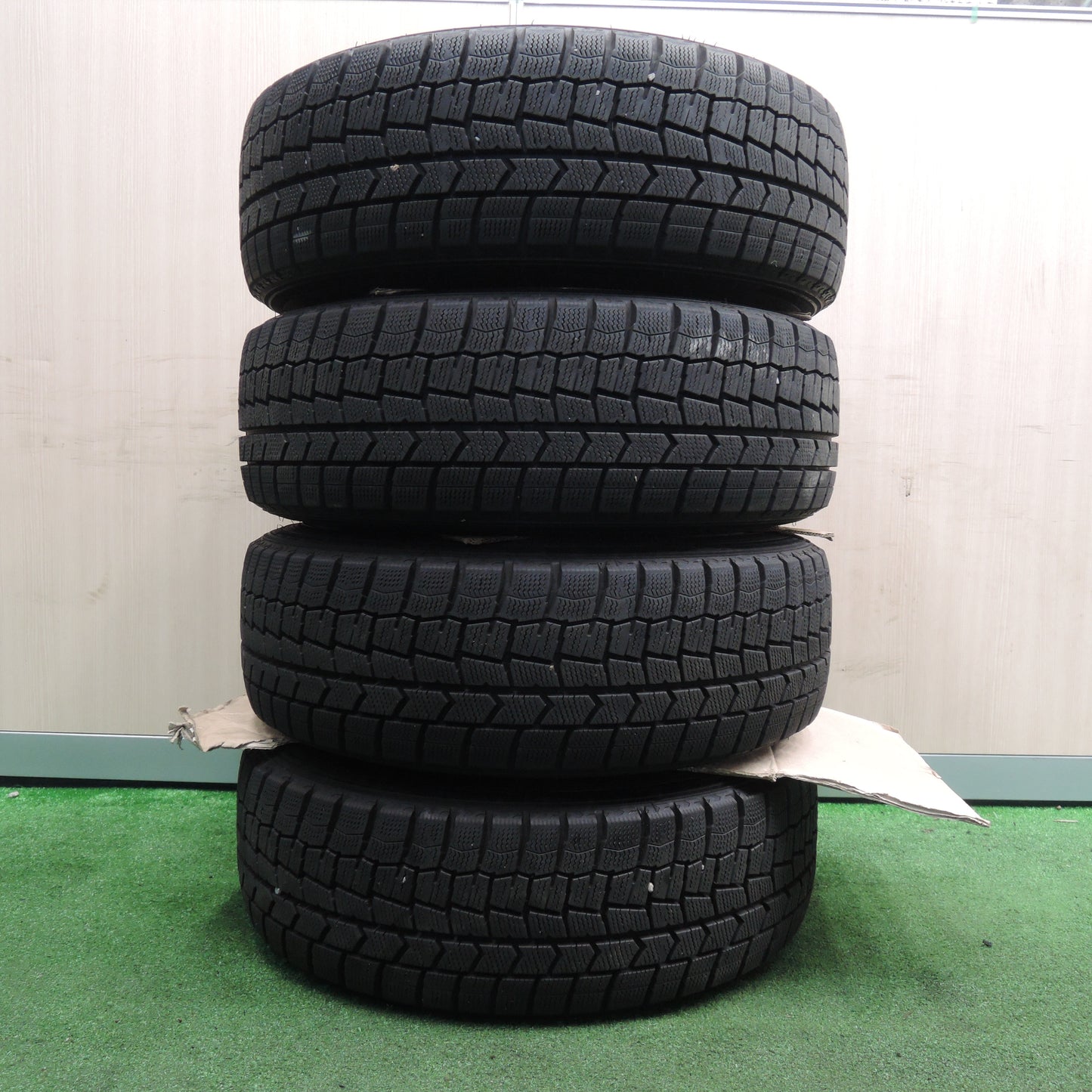 *送料無料*バリ溝！20年！キレイ！9.5分★スタッドレス 195/45R17 ダンロップ ウインターマックス WM02 STRANGER ストレンジャー 17インチ PCD114.3/5H★3111305NJス