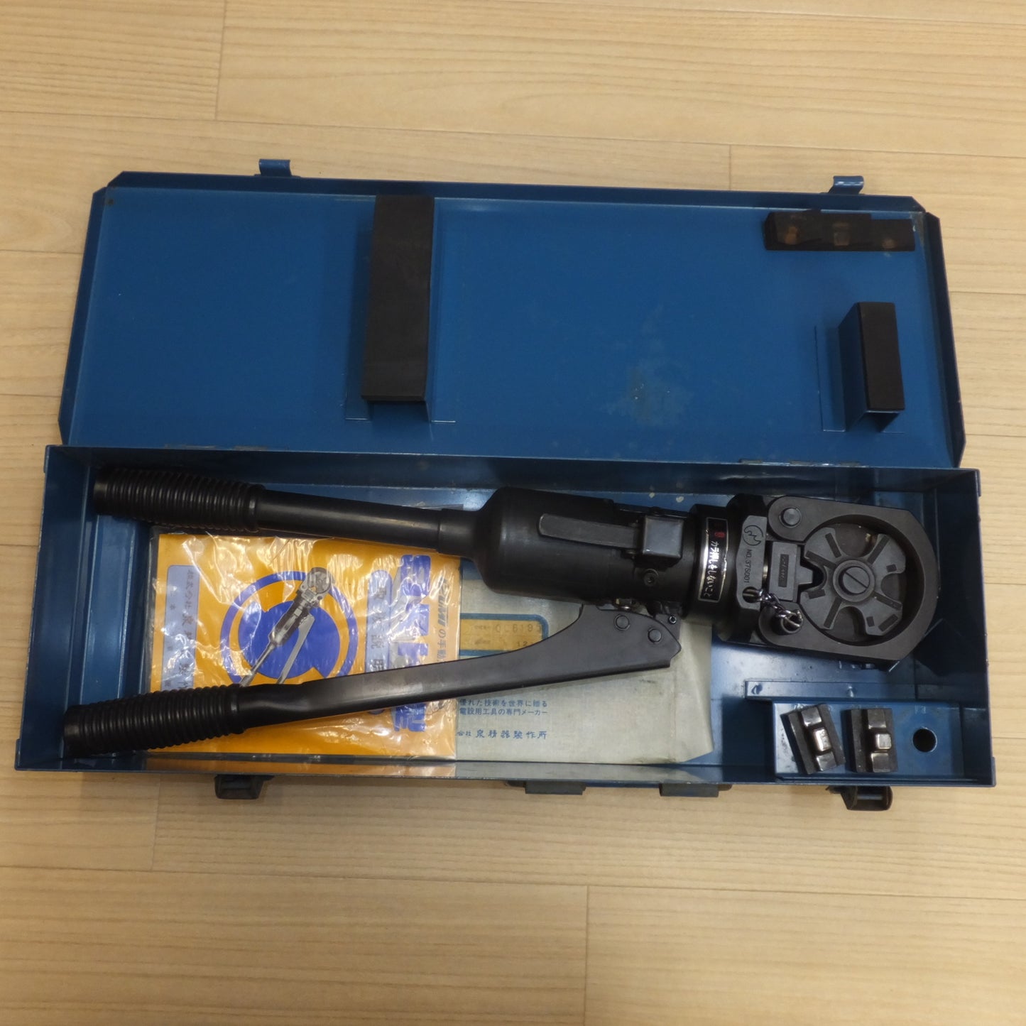 [送料無料] ★泉精器 IZUMI 手動油圧式工具 9号K　14mm2～100mm2　公称荷重 7.5ton★