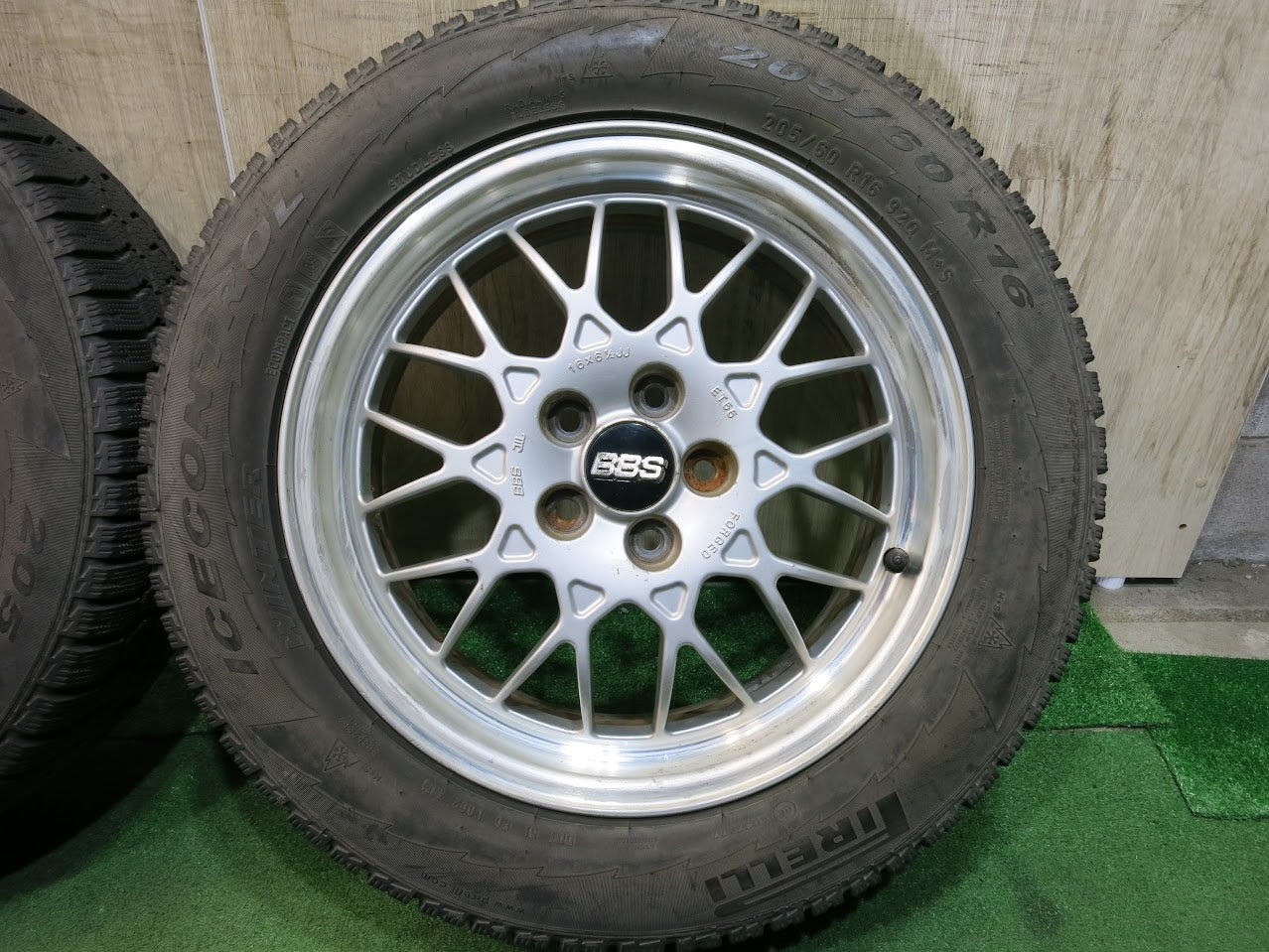[送料無料]バリ溝！9分★三菱 純正 OP BBS 鍛造 205/60R16 スタッドレス ピレリ アイスコントロール 16インチ PCD100/5H★