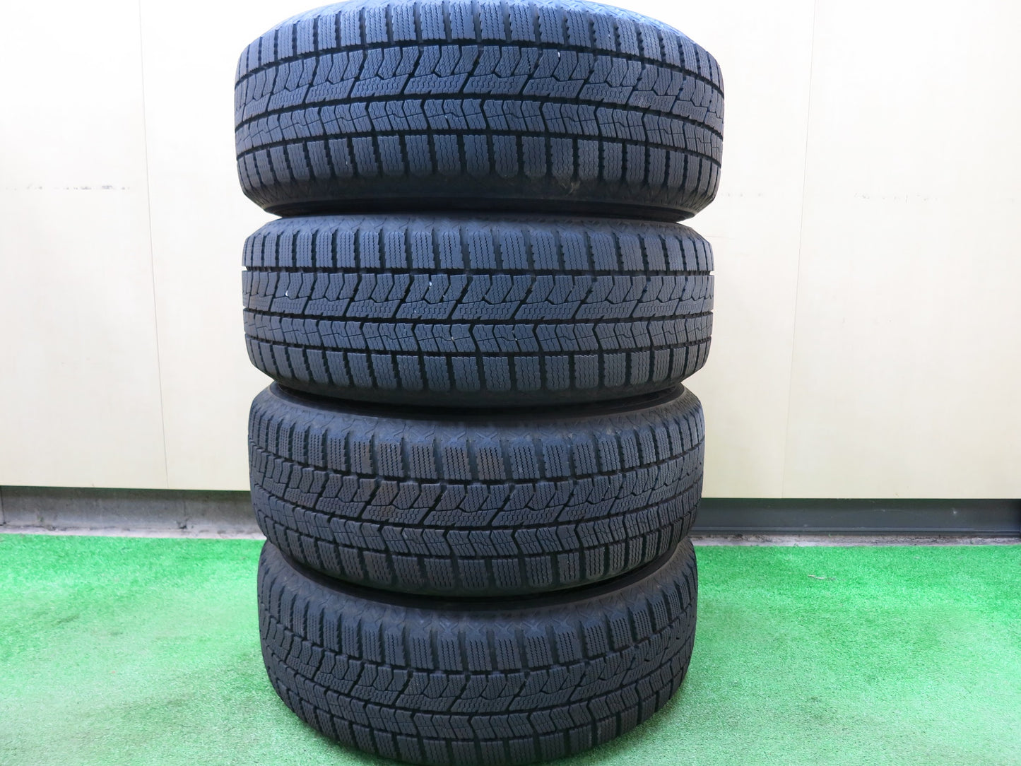 [送料無料]バリ溝！20年！キレイ！ほぼ10分★スタッドレス 185/60R15 トーヨー オブザーブ GIZ2 SIBILLA NEXT W5 シビラ 15インチ PCD100/5H★3020407ヒス