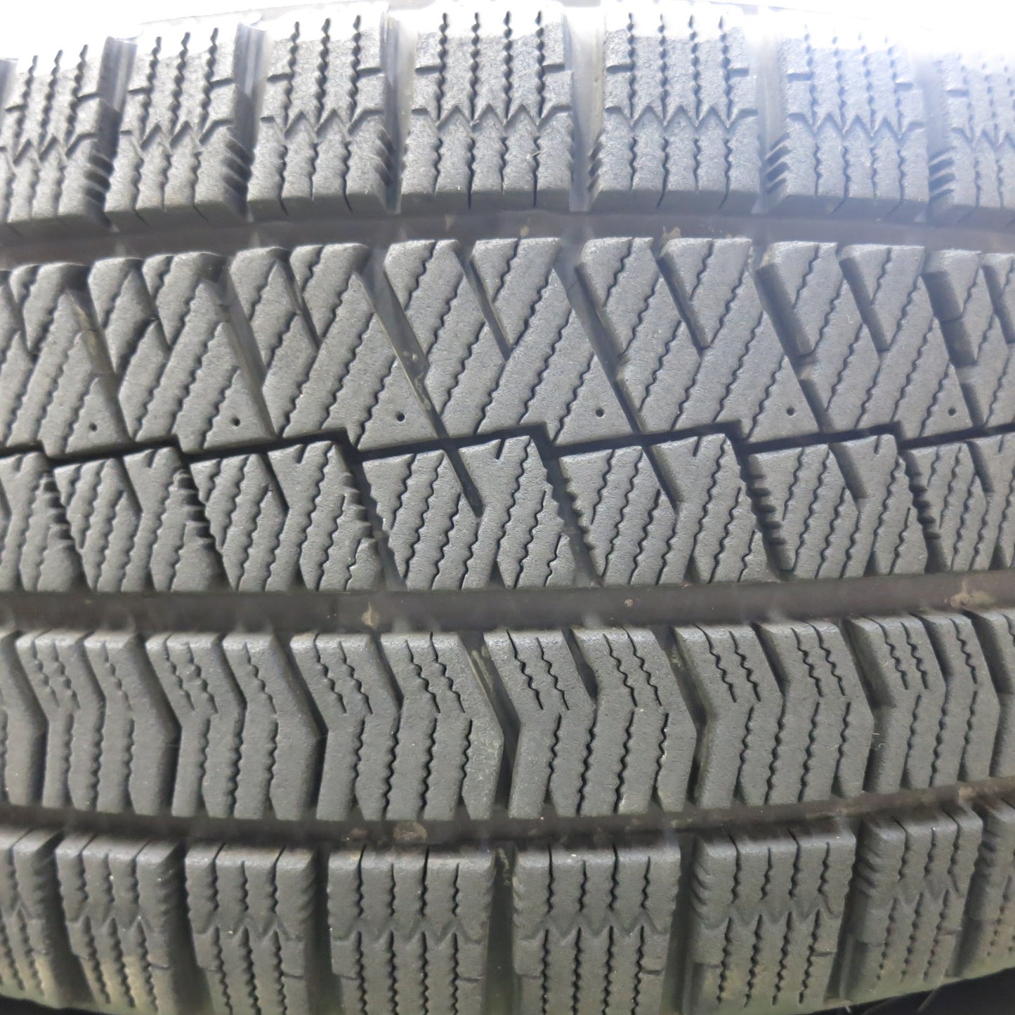 [送料無料]バリ溝！9.5分★トヨタ 220系 クラウン RS 純正 225/45R18 スタッドレス ブリヂストン ブリザック VRX2 18インチ PCD114.3/5H★3051602ヒス