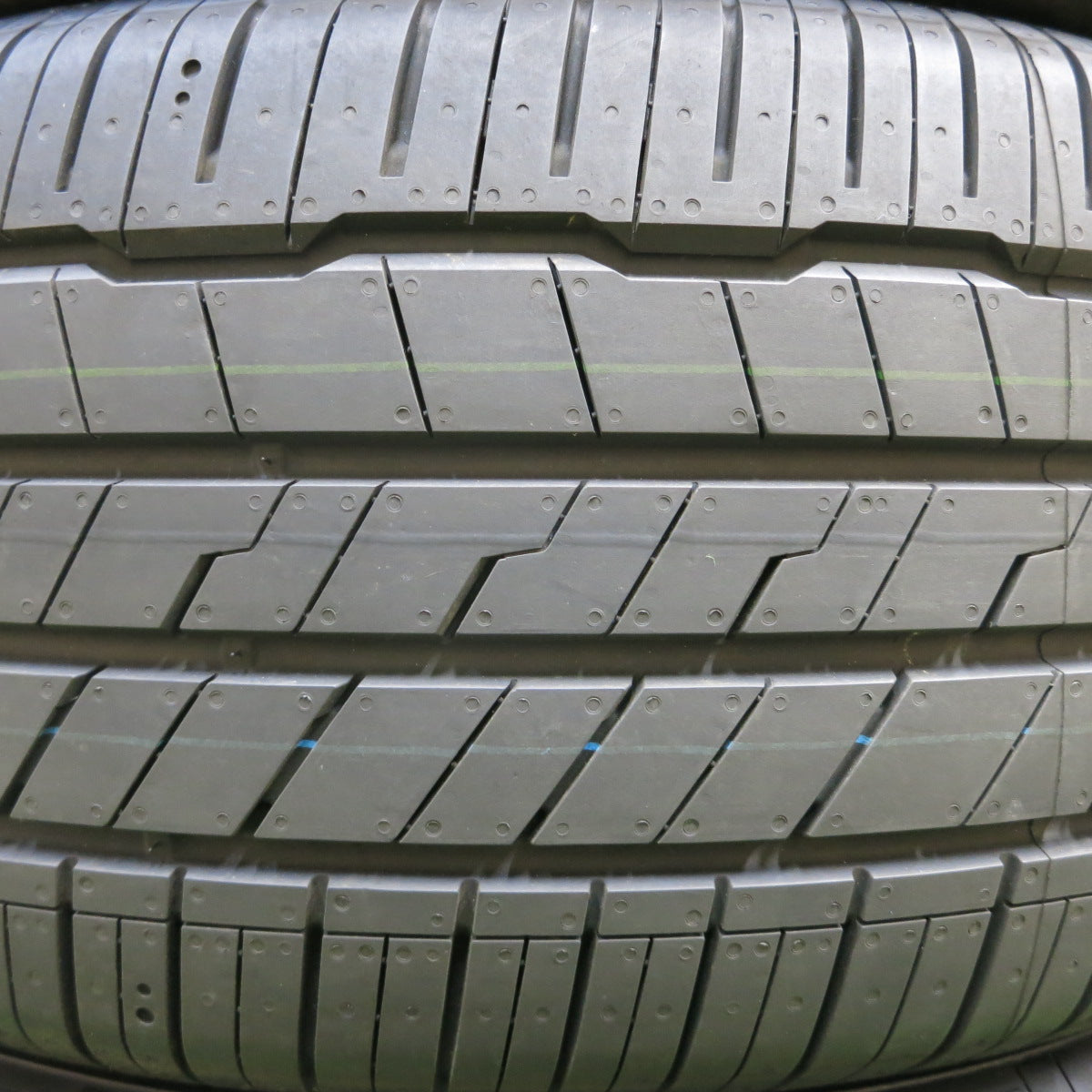 *送料無料*新車外し！23年★235/55R19 ハンコック ベンタス S1 evo3 SUV タイヤ 19インチ エクストレイル レクサス RX RAV4 等★3120918イノタ