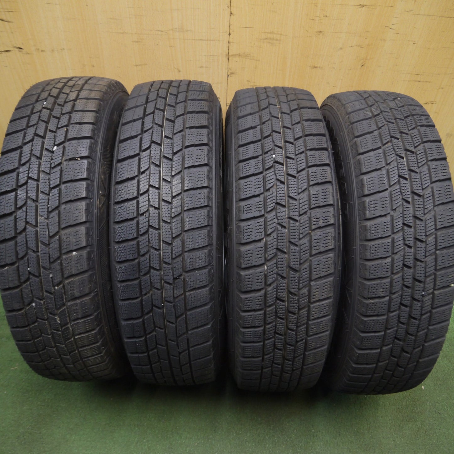 *送料無料*バリ溝！キレイ！9.5分★スタッドレス 165/70R14 グッドイヤー アイスナビ6 ravrion RS01 ラブリオン 14インチ PCD100/4H★4013010Hス