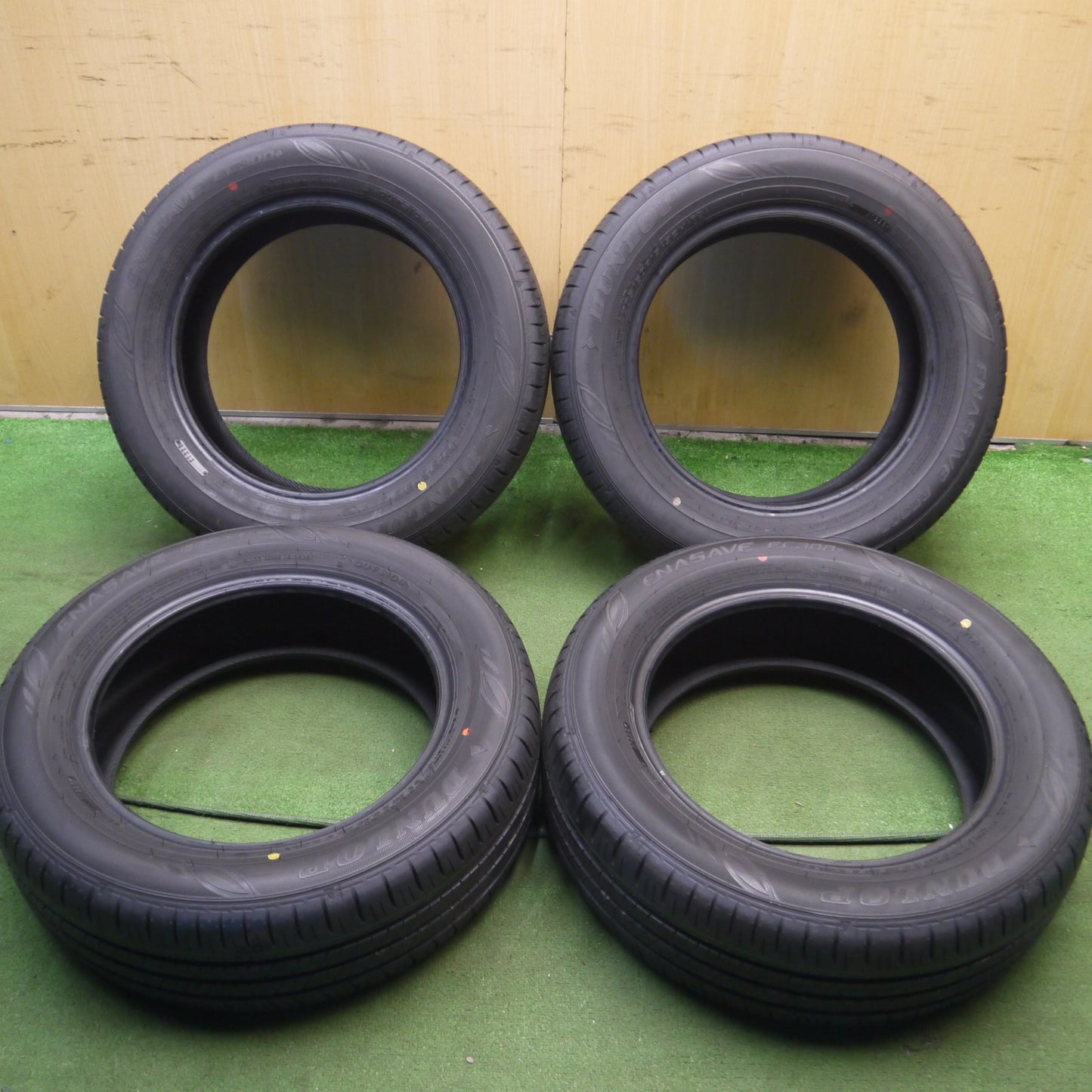 *送料無料*新車外し！23年★205/60R16 ダンロップ エナセーブ EC300+ タイヤ 16インチ ノア ヴォクシー 等★3121209Hノタ