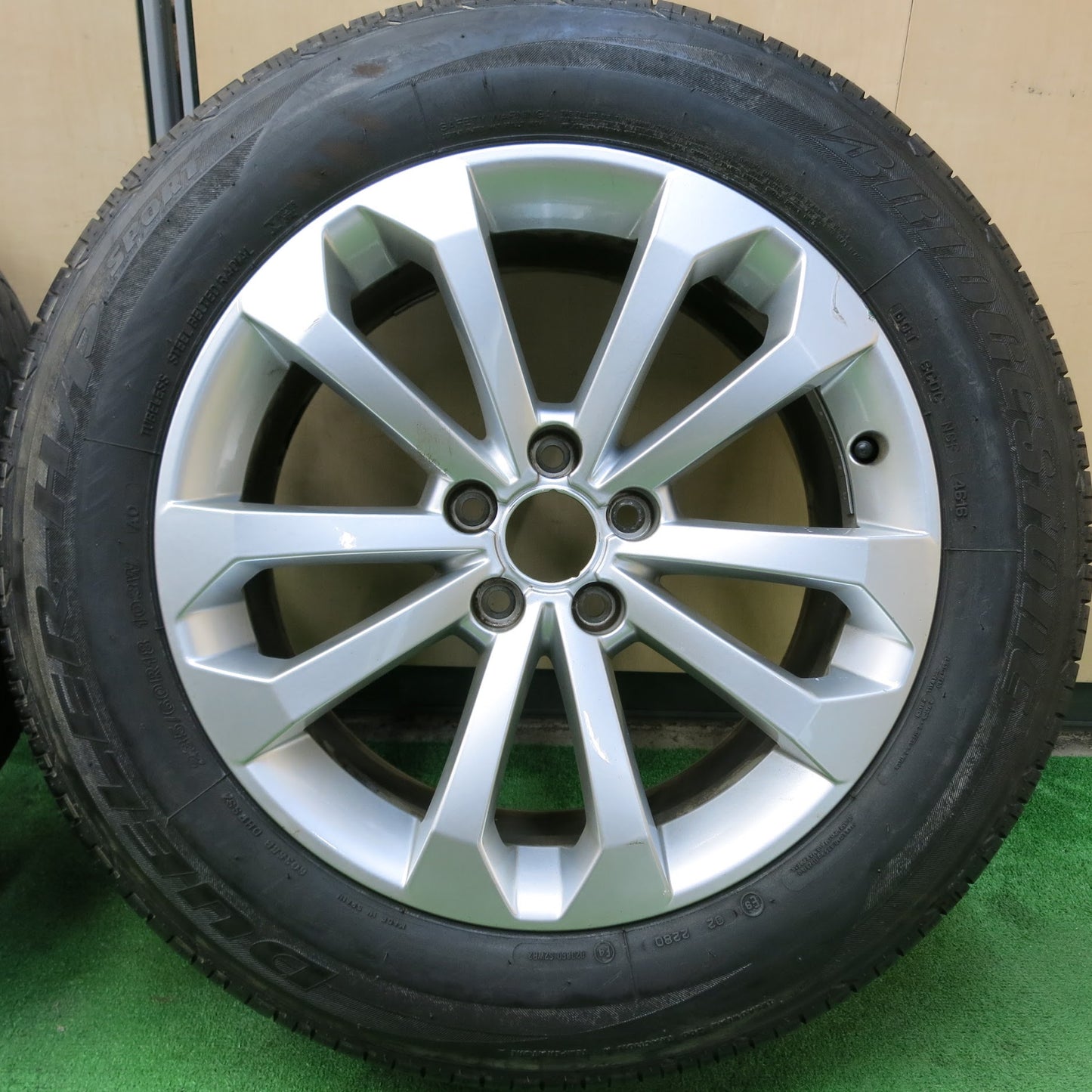 [送料無料]バリ溝！9.5分★アウディ Q5 純正 235/60R18 ブリヂストン デューラー H/P SPORT 18インチ PCD112/5H★3062702ヒノ