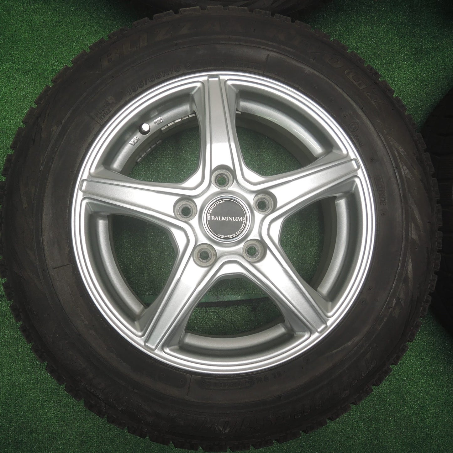 [送料無料]バリ溝！キレイ！9分★スタッドレス 195/65R15 ブリヂストン ブリザック REVO GZ BALMINUM バルミナ 15インチ PCD114.3/5H★3082109SYス