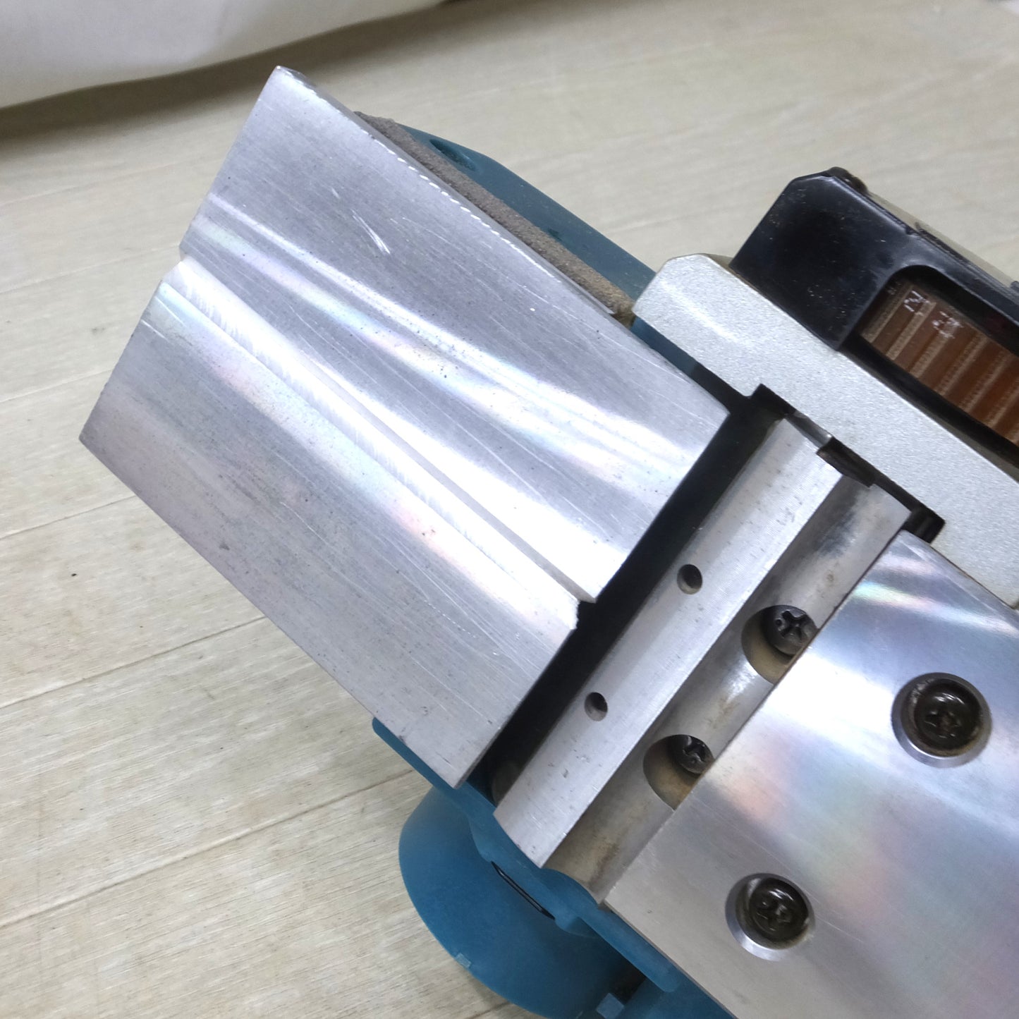 [送料無料]◆MAKITA マキタ 電動カンナ 1900BA 大工道具 木工 切削 研磨 ハンドツール 100V◆