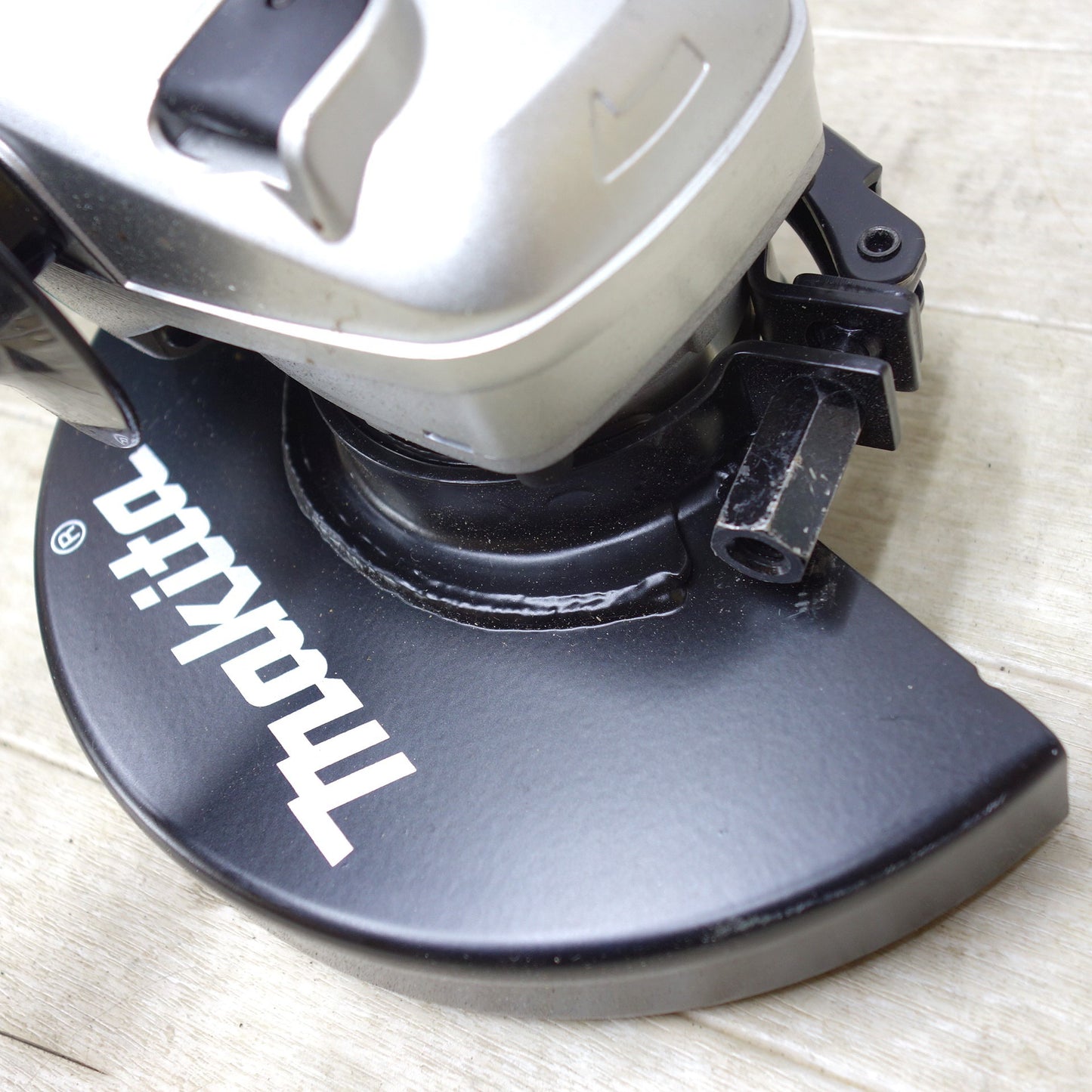[送料無料] キレイ◆makita マキタ 180mm 電子ディスクグラインダ GA7011C 切断 研削 電動工具 100V 50/60Hz◆