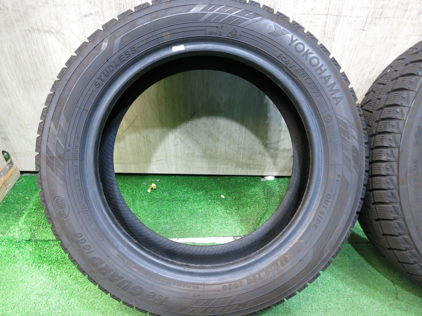 [送料無料]バリ溝！21年！ほぼ10分★スタッドレス 155/65R14 ヨコハマ アイスガード iG50 プラス タイヤ 14インチ N-BOX タント ムーブ ワゴンR 等★2111609Hスタ
