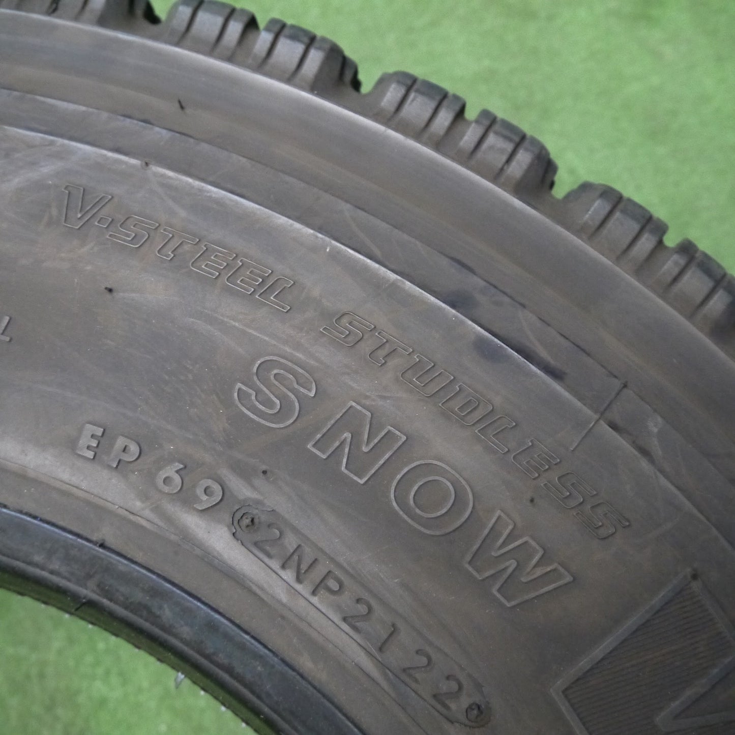 [送料無料]バリ溝！22年！9分★トラック タイヤ 225/80R17.5 123/122L スタッドレス ブリヂストン W910 17.5インチ★3050301クスタ
